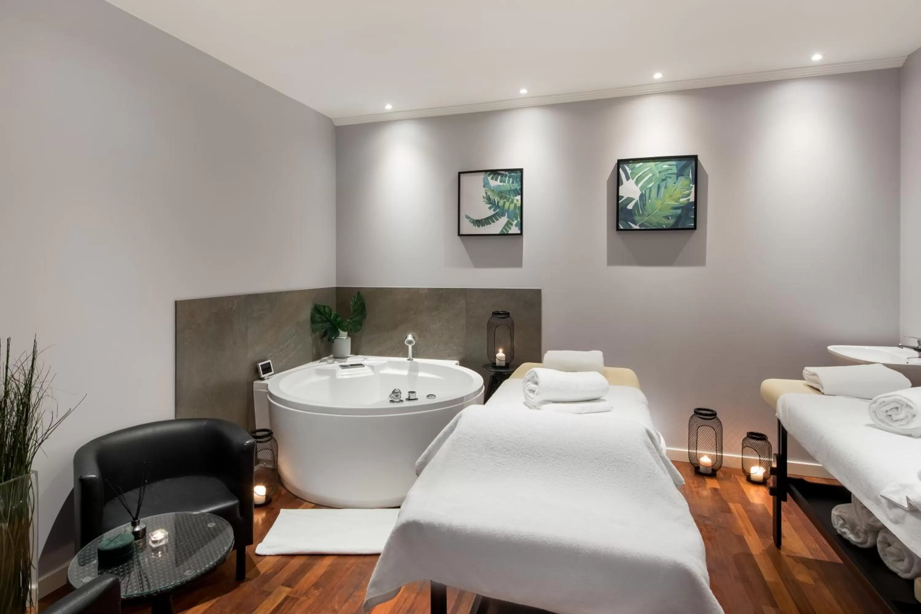 Spa and wellness centre/facilities, Bed in Radisson Blu Hotel Wroclaw