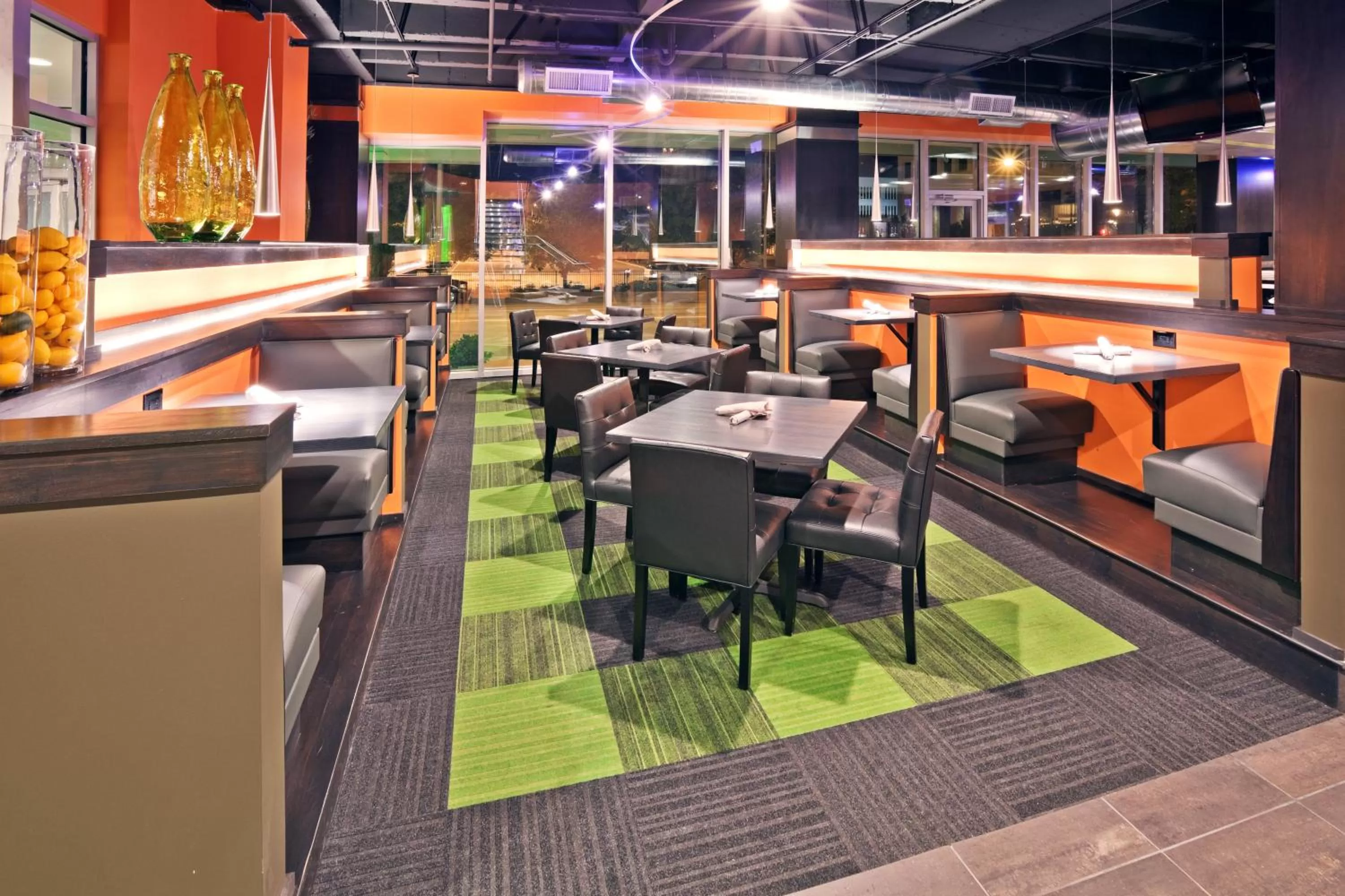 Restaurant/Places to Eat in 17 West Hotel, Ascend Hotel Collection