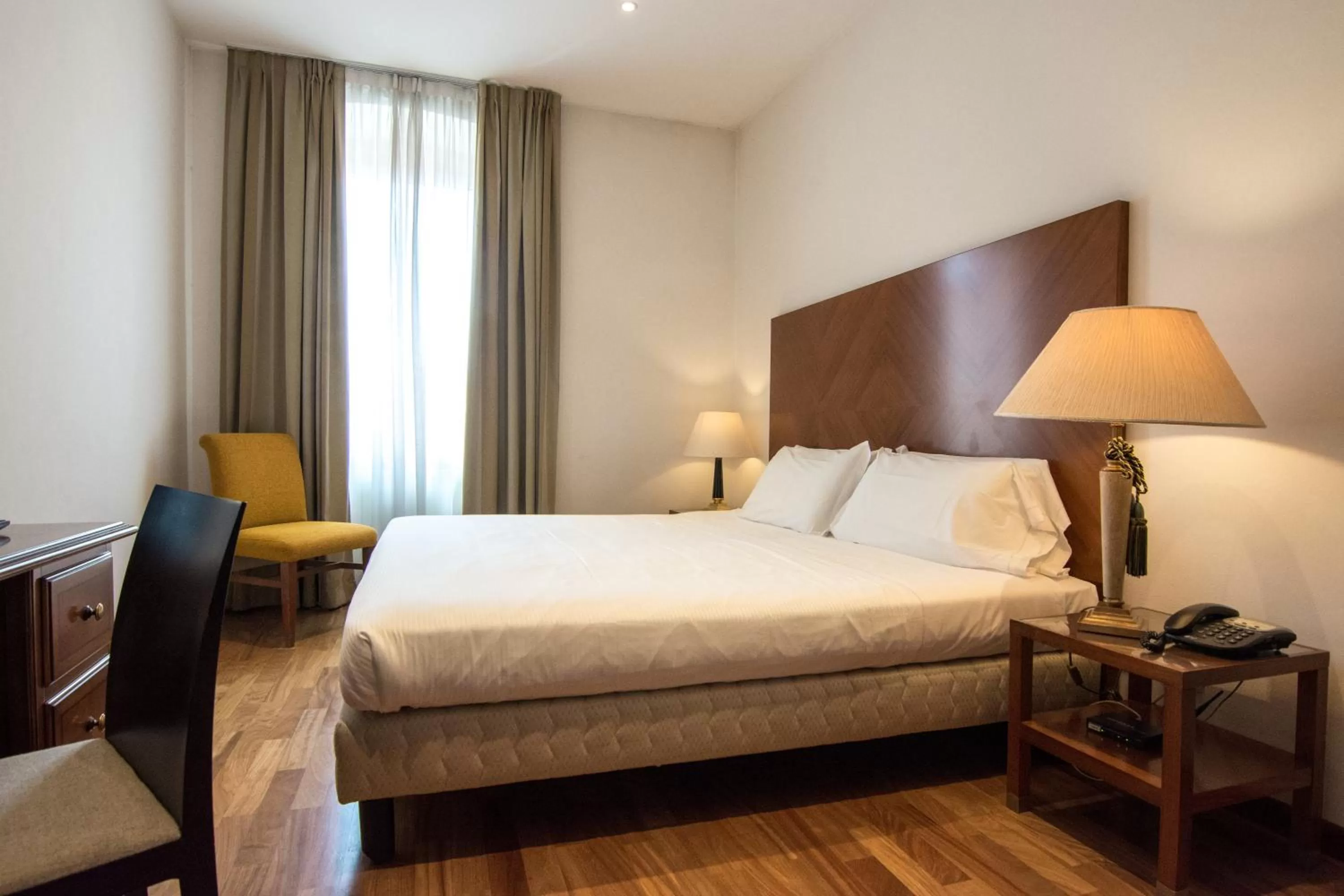 Bed in Residence Victoria