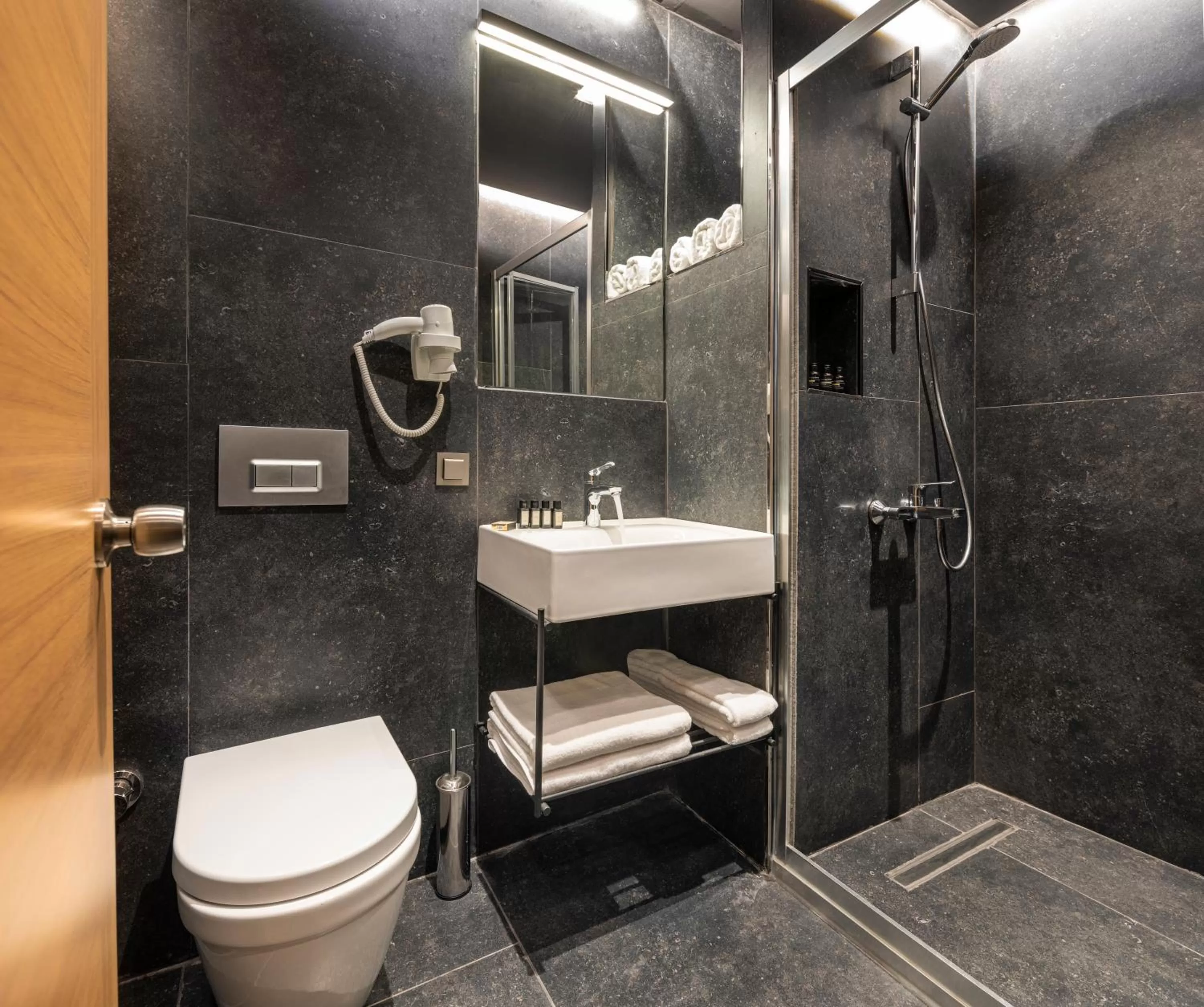 Shower in Marius Hotel