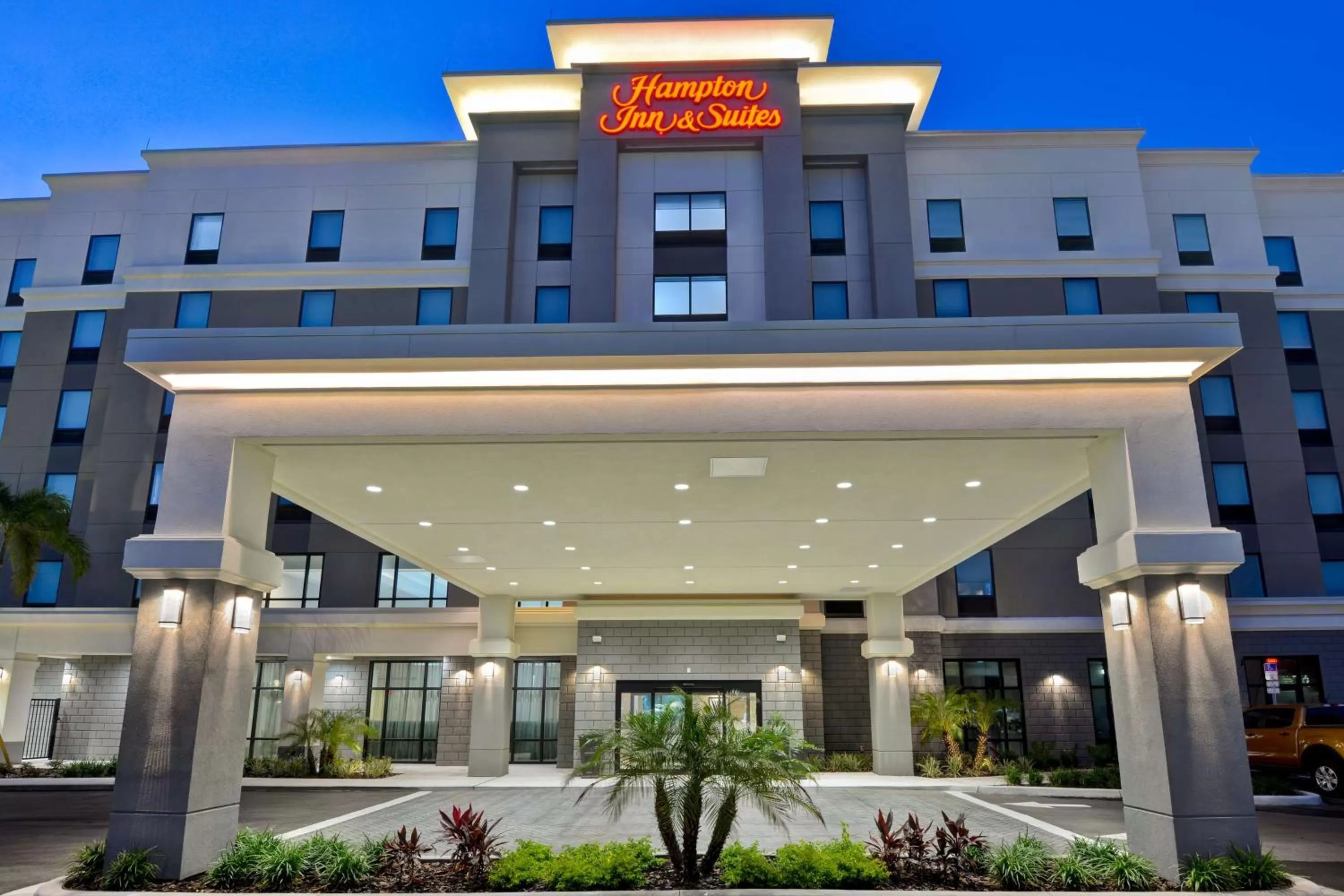 Property building in Hampton Inn & Suites Tampa Riverview Brandon