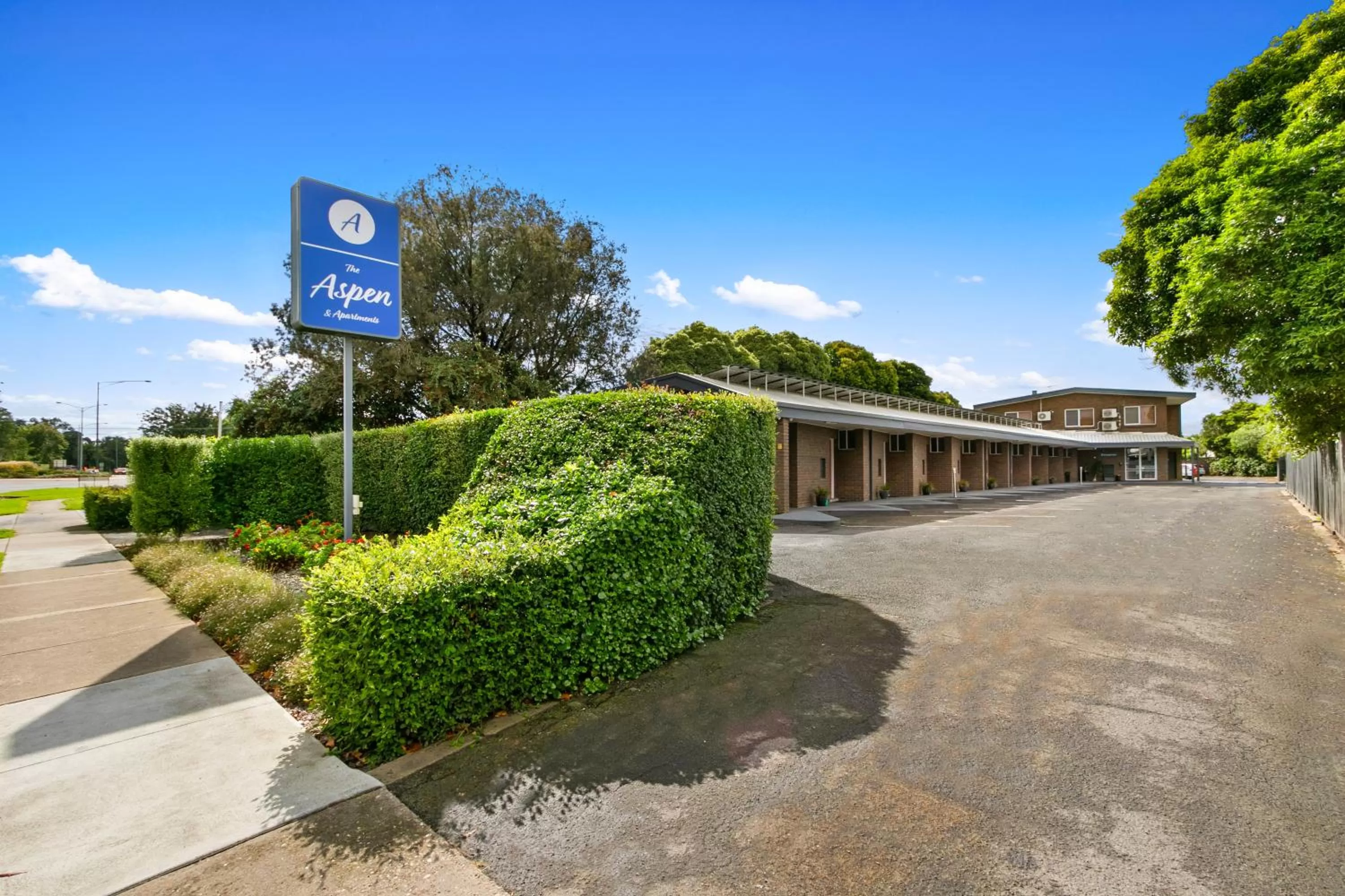 Property building in The Aspen & Apartments