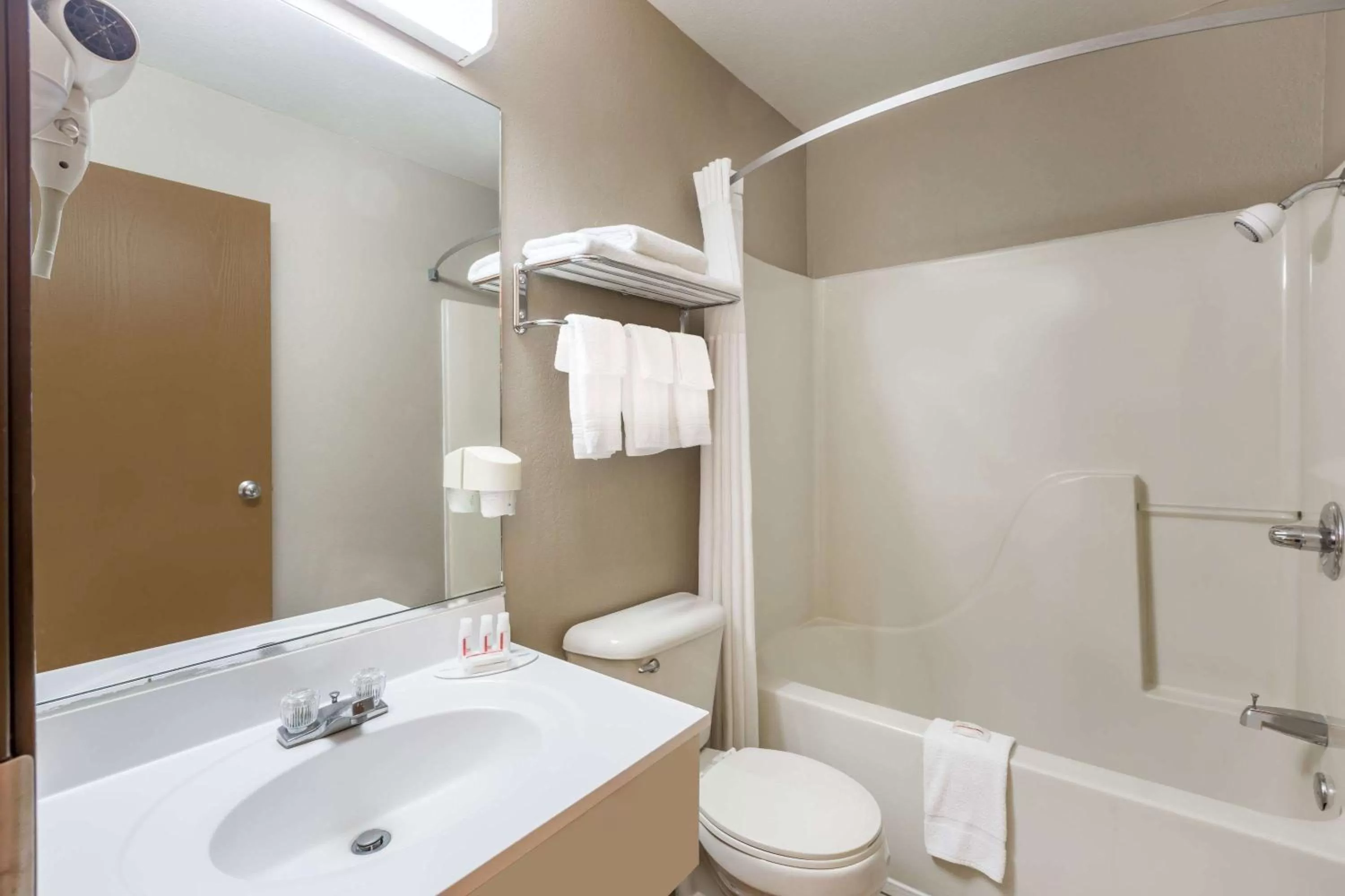 Bathroom in Super 8 by Wyndham Jonesboro
