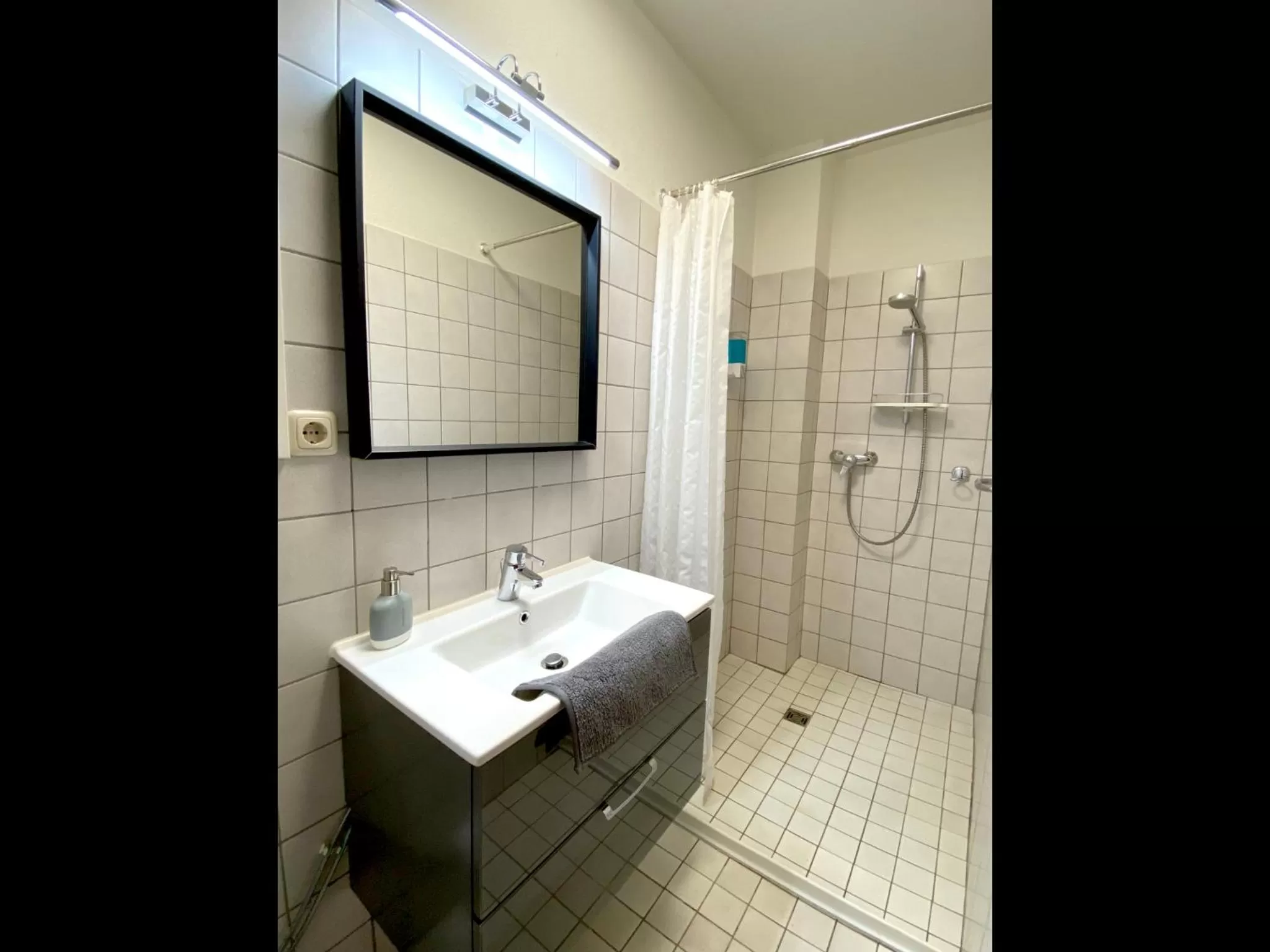 Shower in Hana Aparthotel