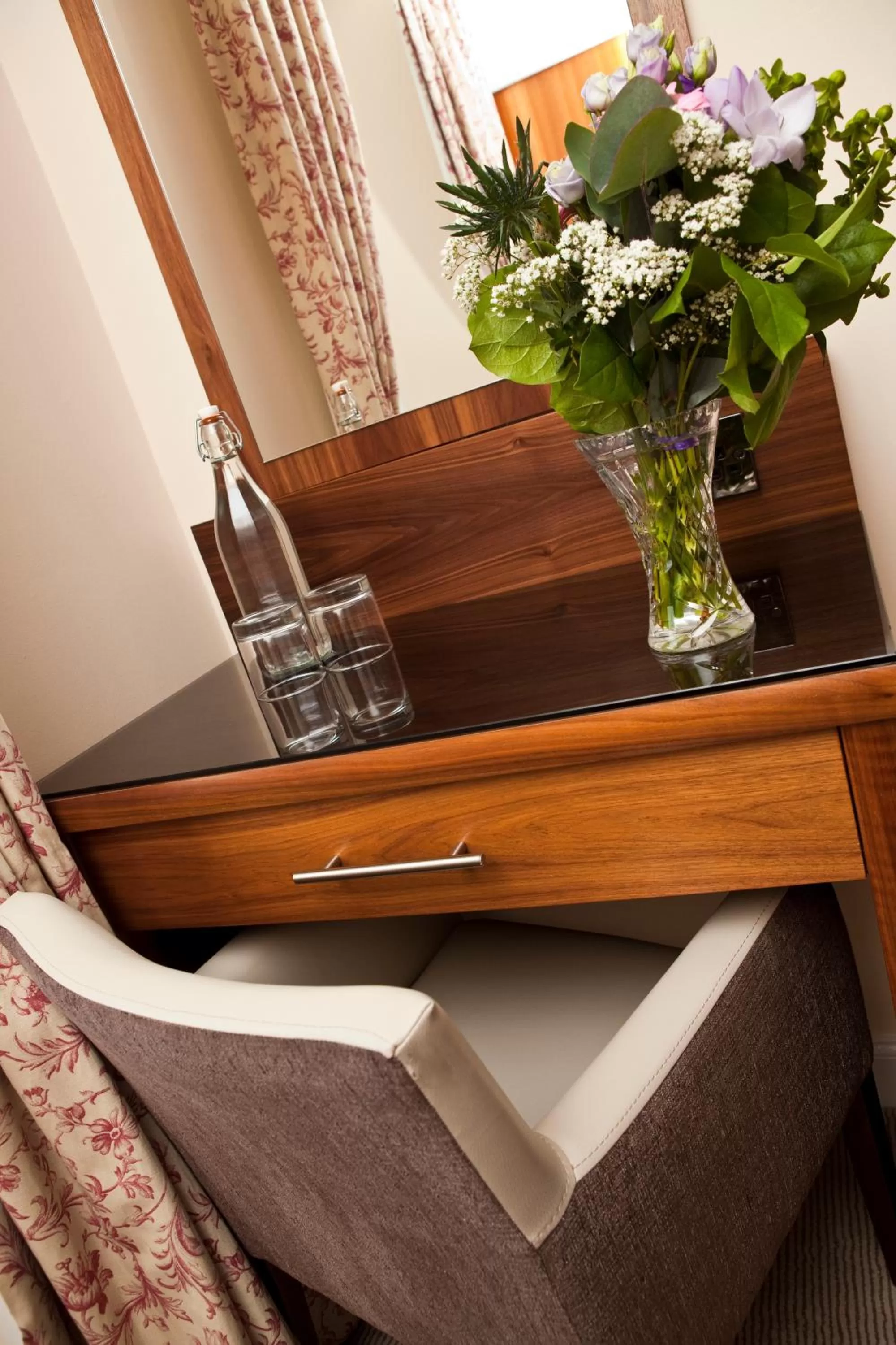 Bedroom, Seating Area in Rosehill Guest House
