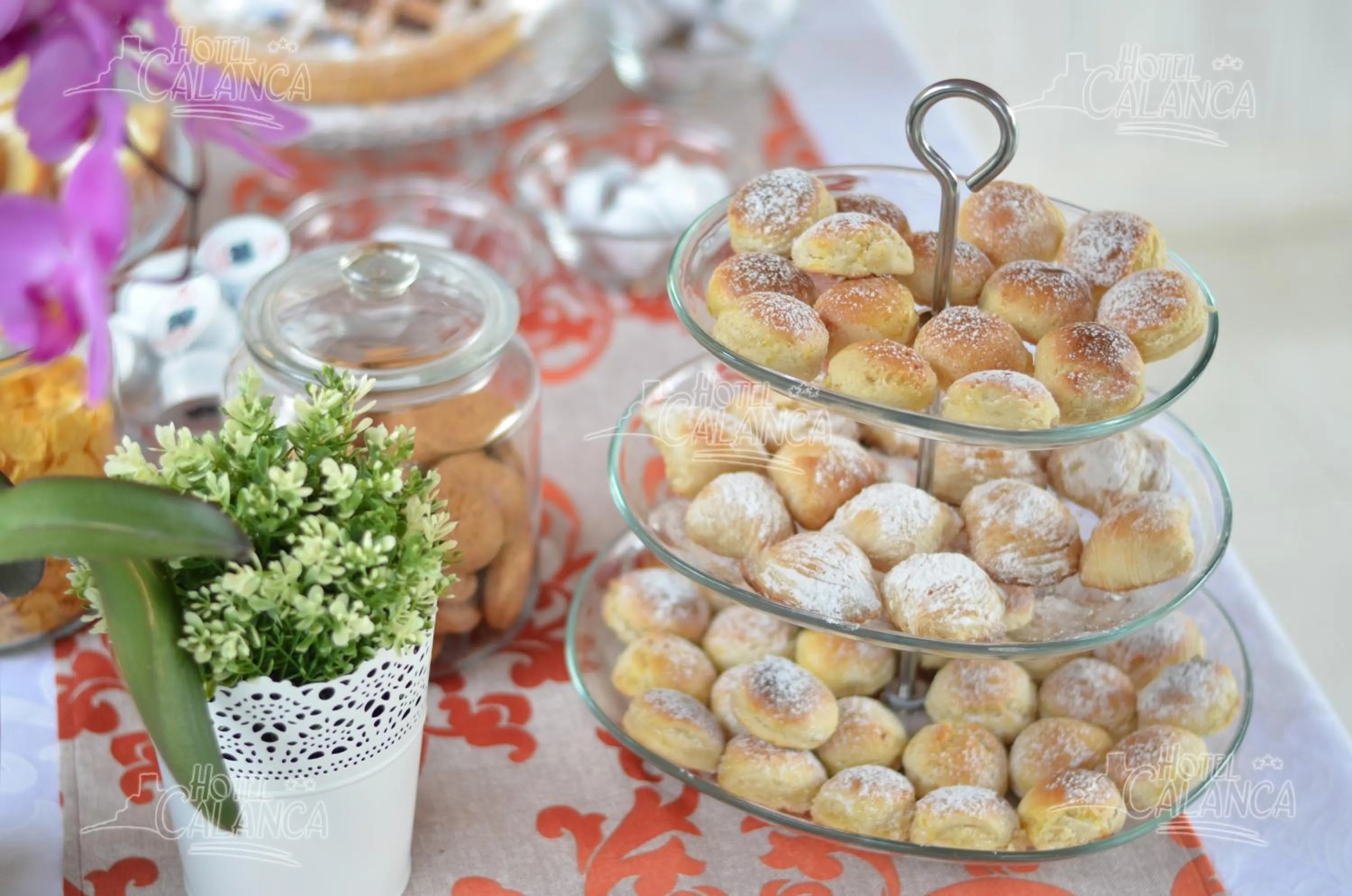 Restaurant/places to eat in Hotel Calanca