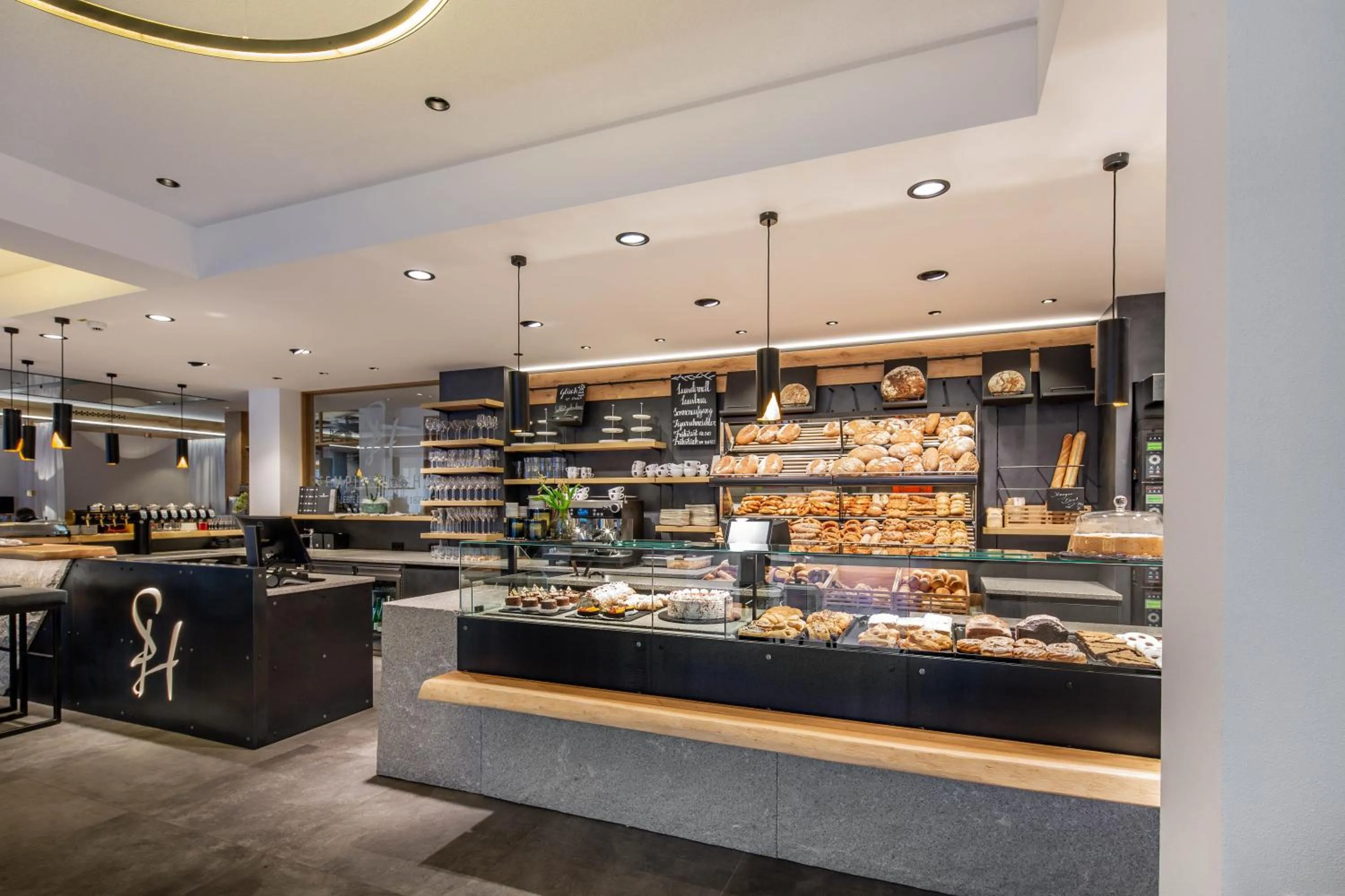 On-site shops in Hotel Zum Stemplinger Hansl