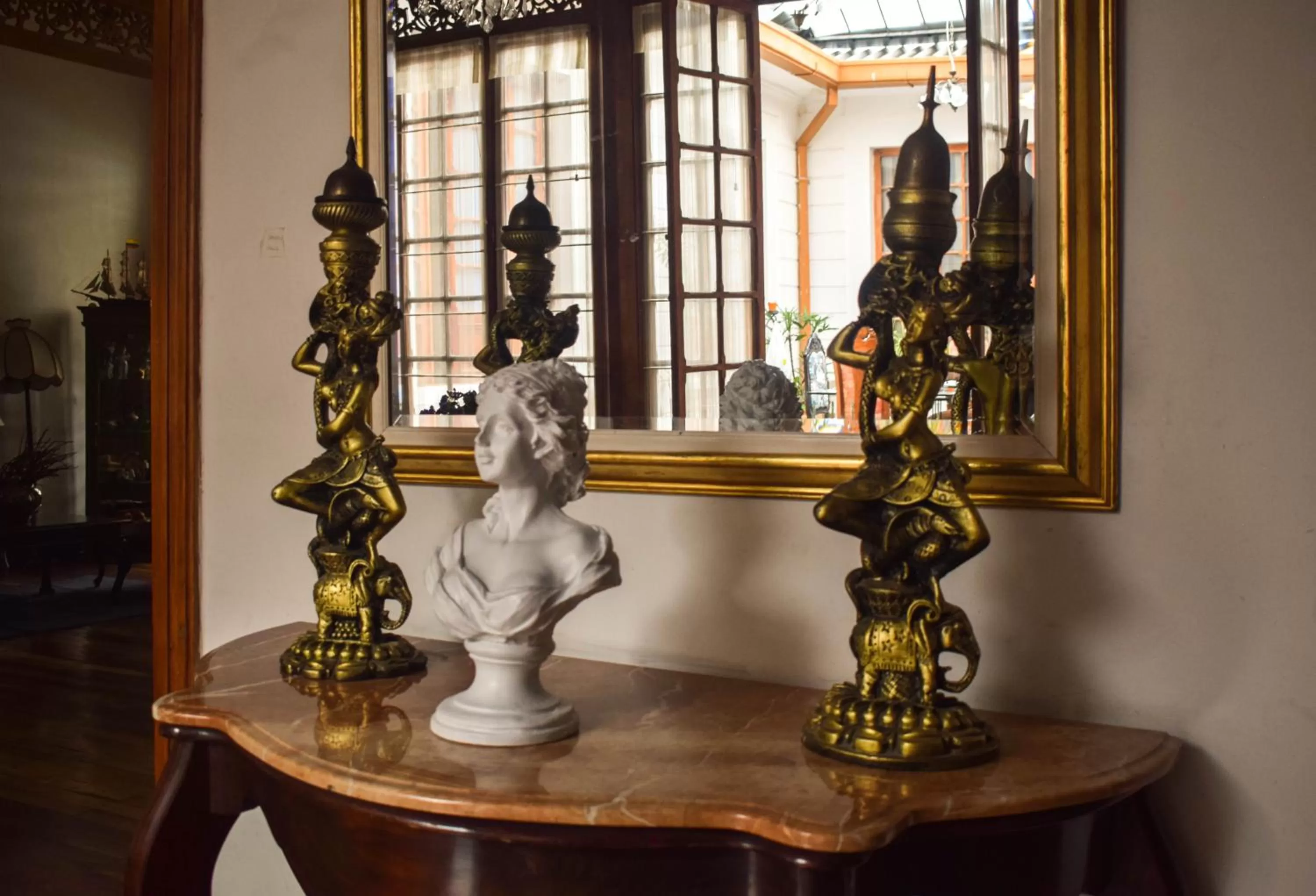 Decorative detail in Hotel Casa de la Luz