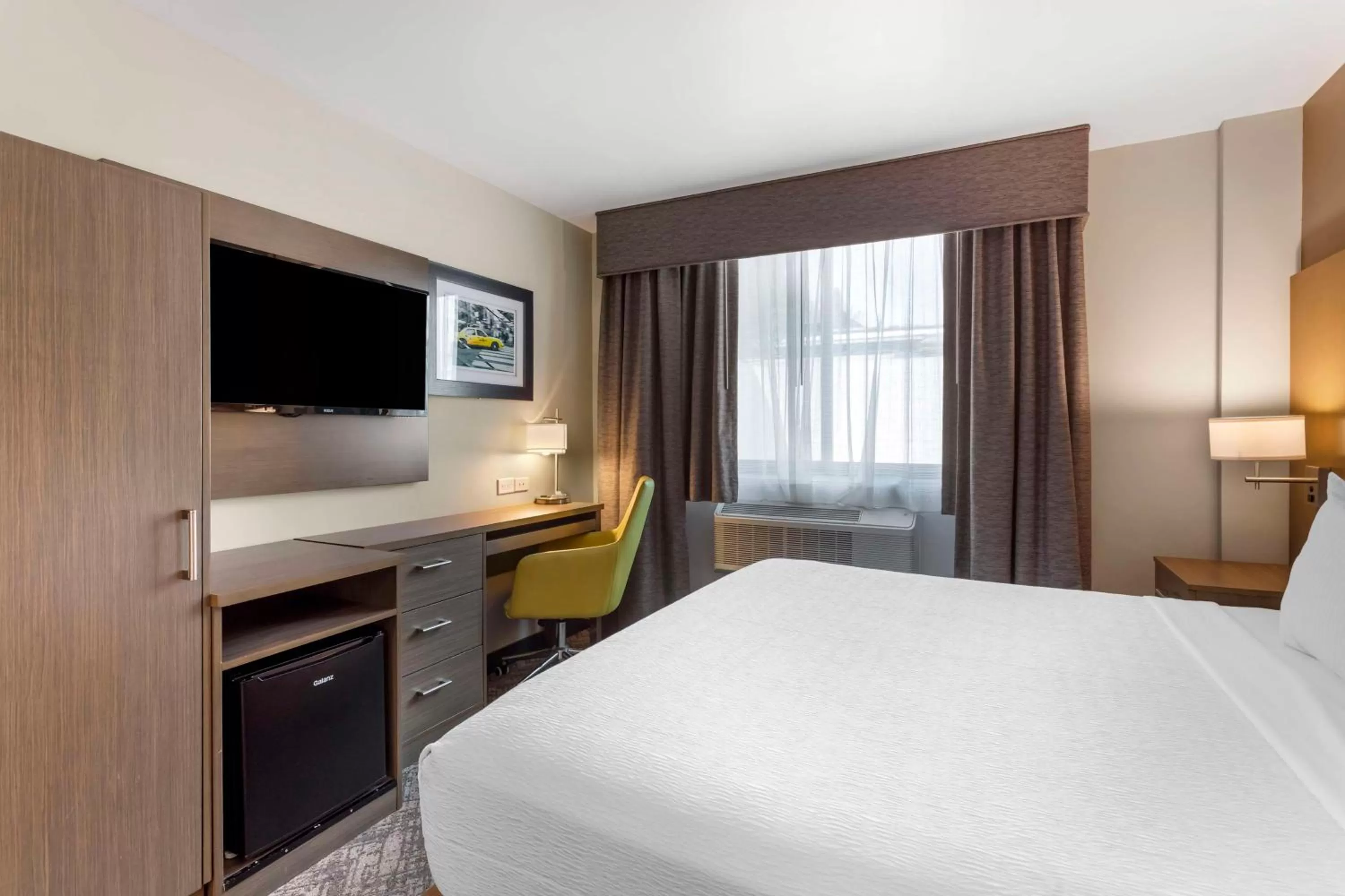 Bedroom, Bed in Best Western Brooklyn-Coney Island Inn