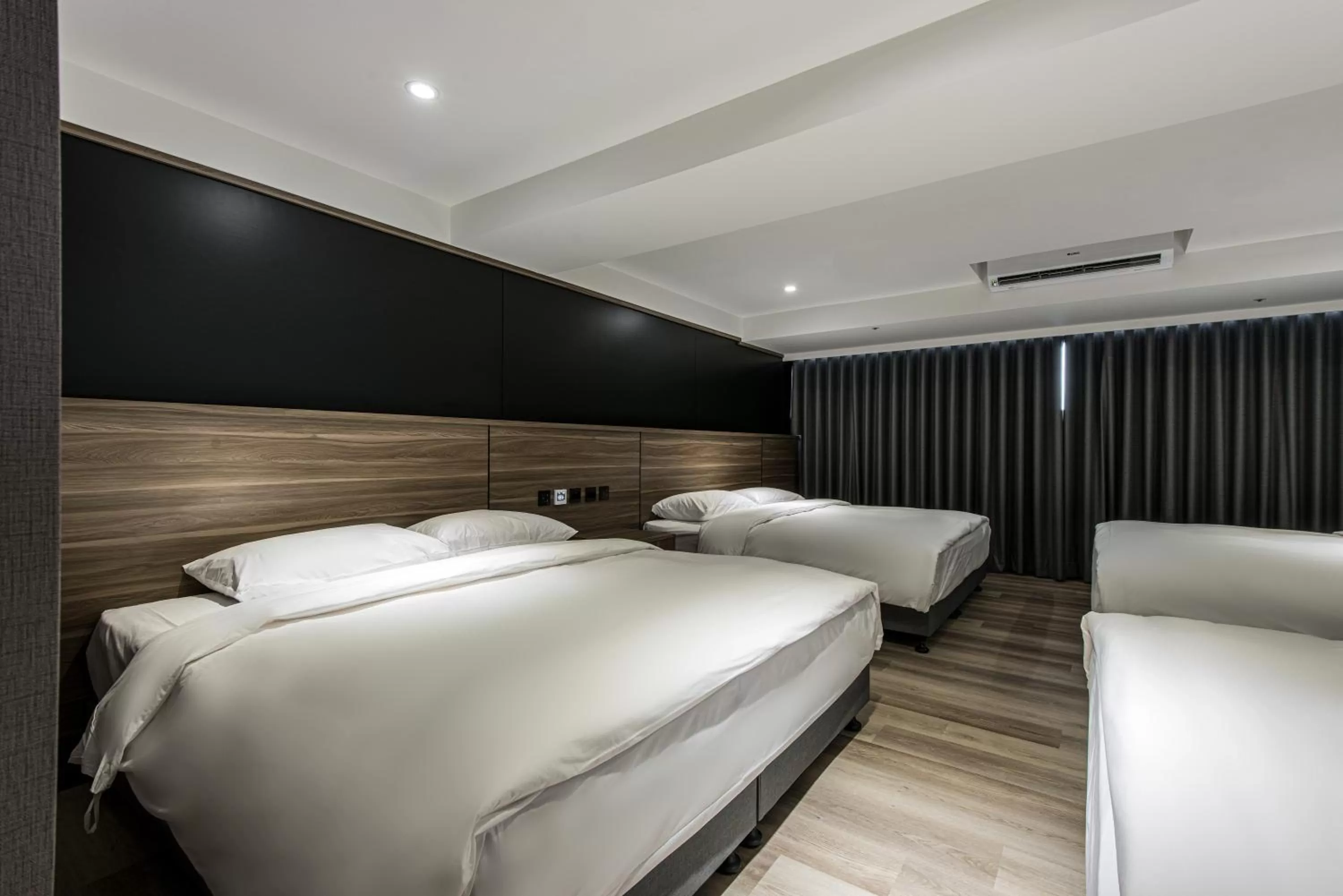 Bed in Autumn Willow Hotel