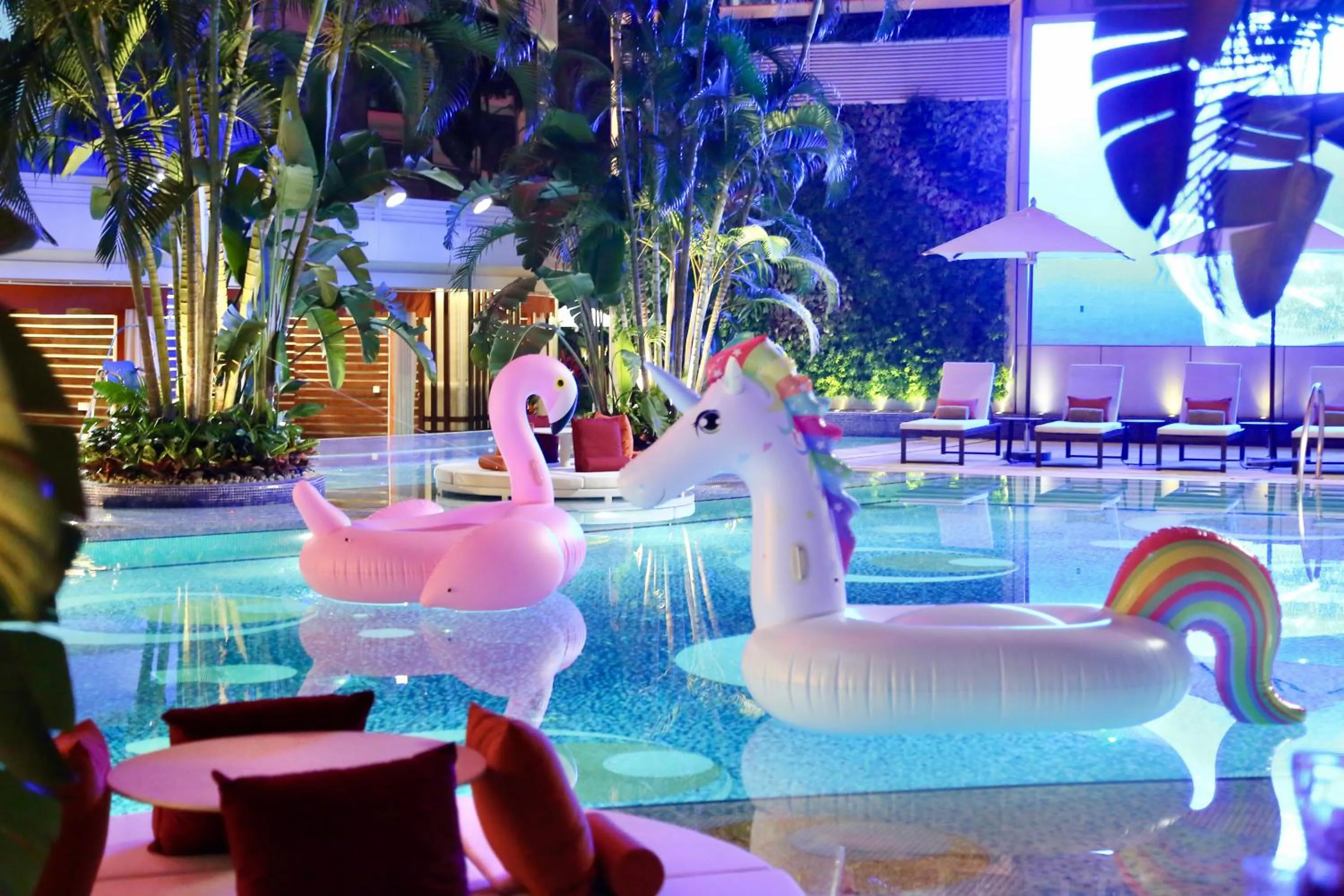 Swimming pool in Jumeirah Living Guangzhou