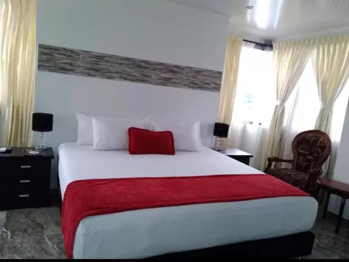 Bedroom, Bed in Hotel Cafe Plaza