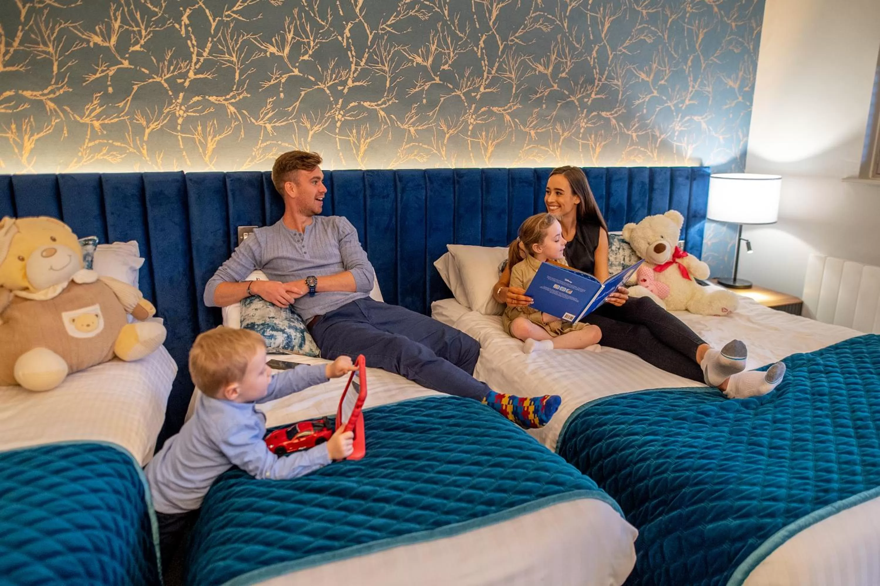 Bedroom in Riverside Park Hotel