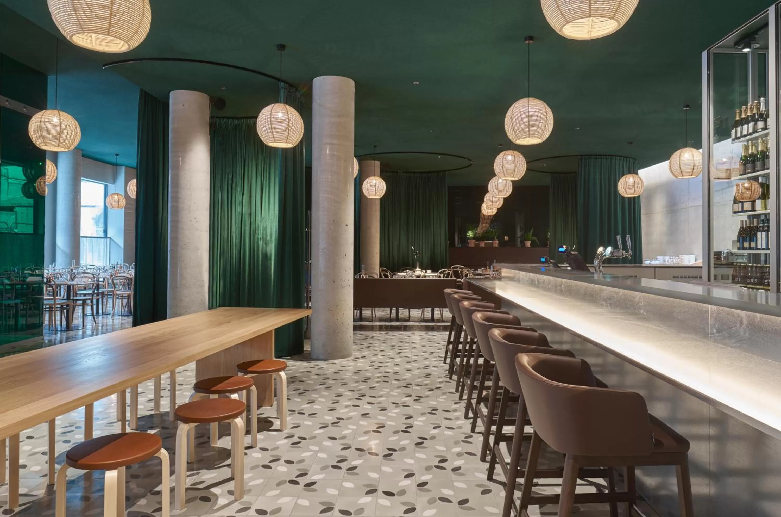 Restaurant/places to eat in Zander K Hotel