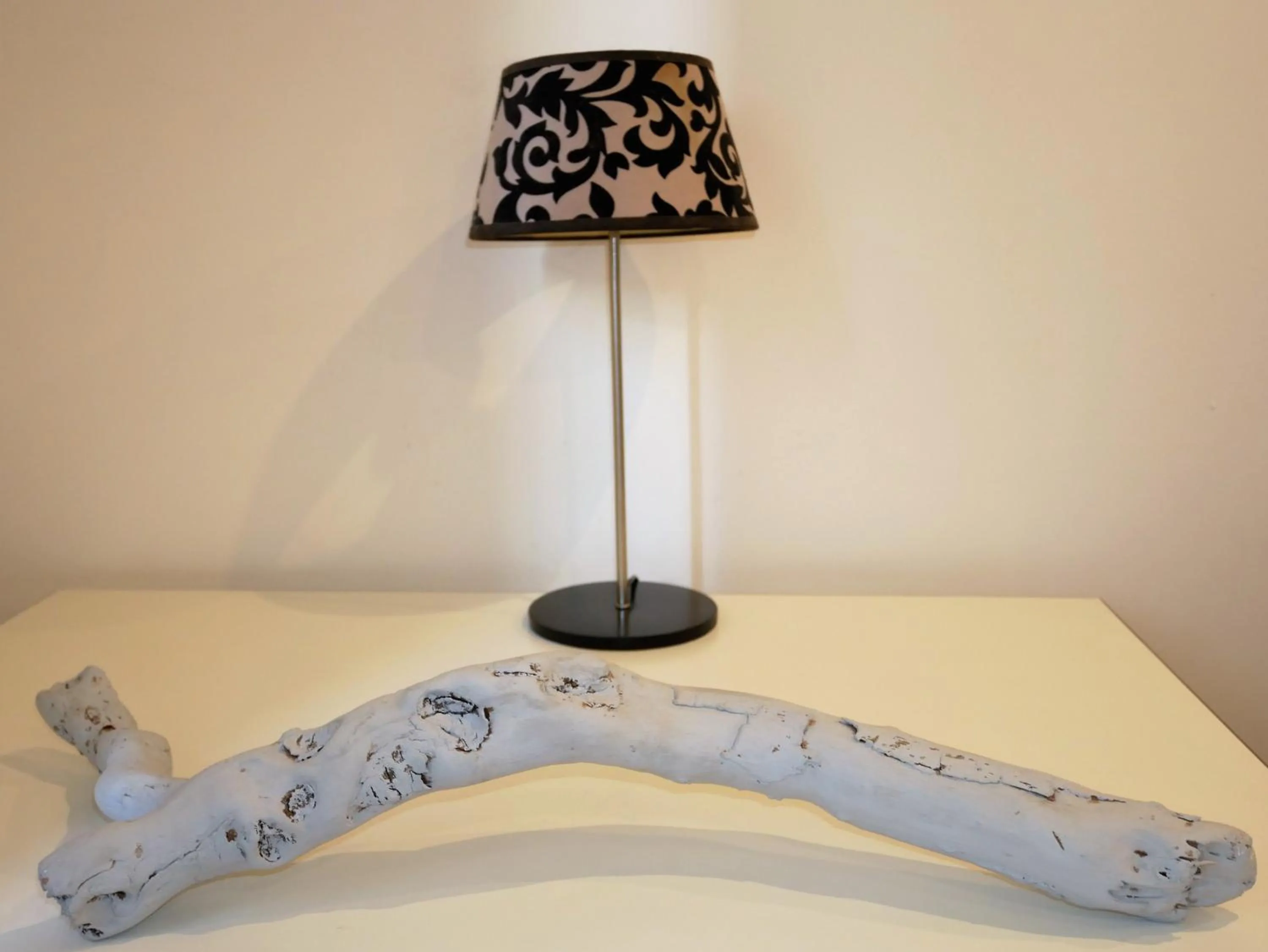 Decorative detail in L'Oriflamme