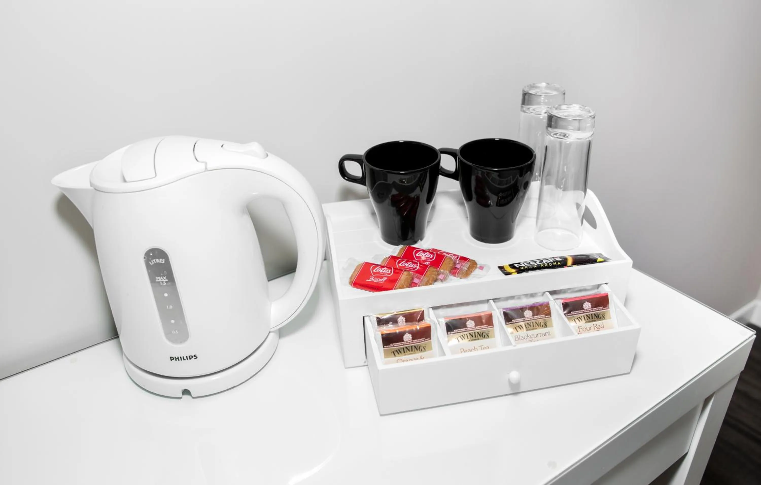 Coffee/tea facilities in Hanky Suite