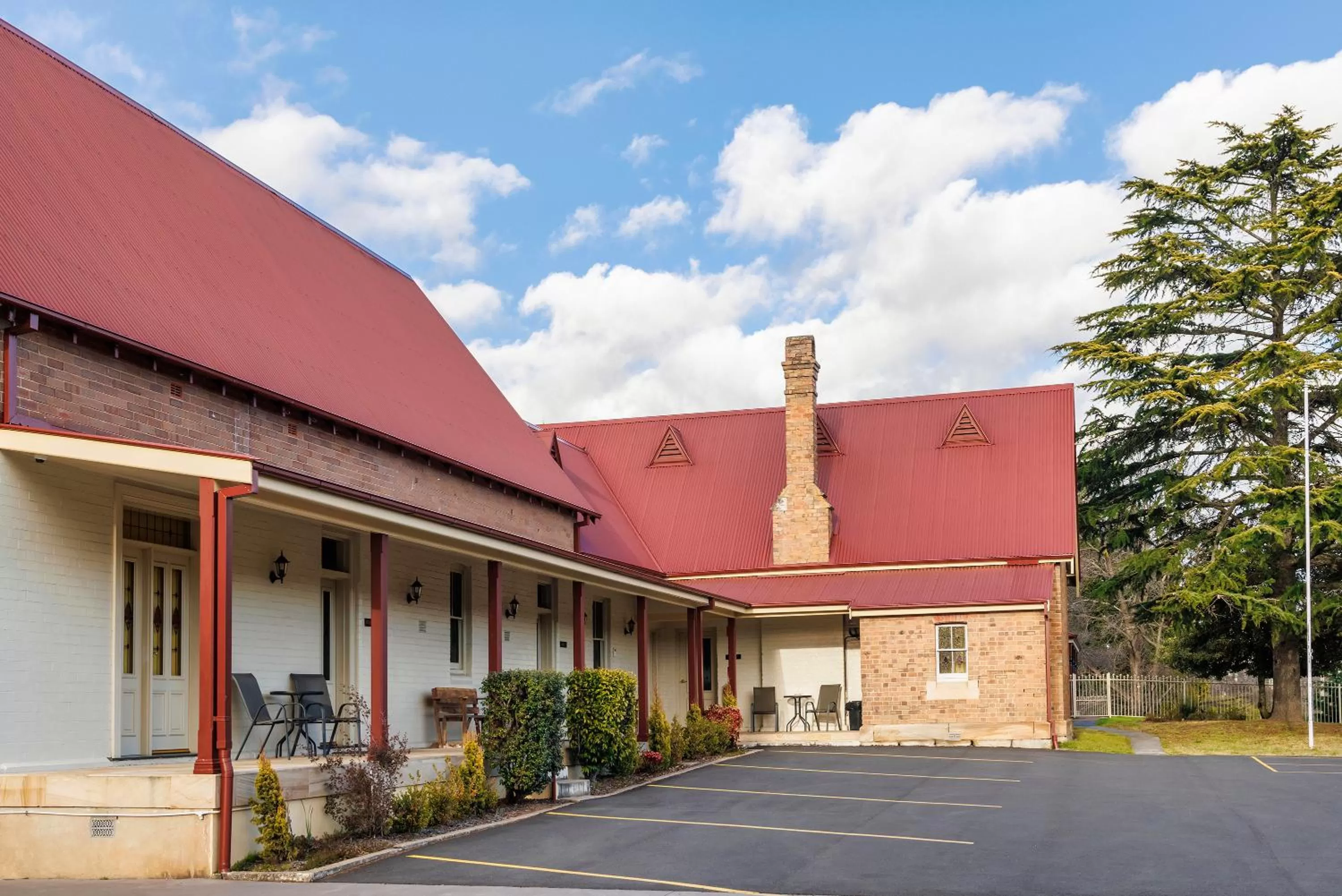 Property building in Black Gold Motel