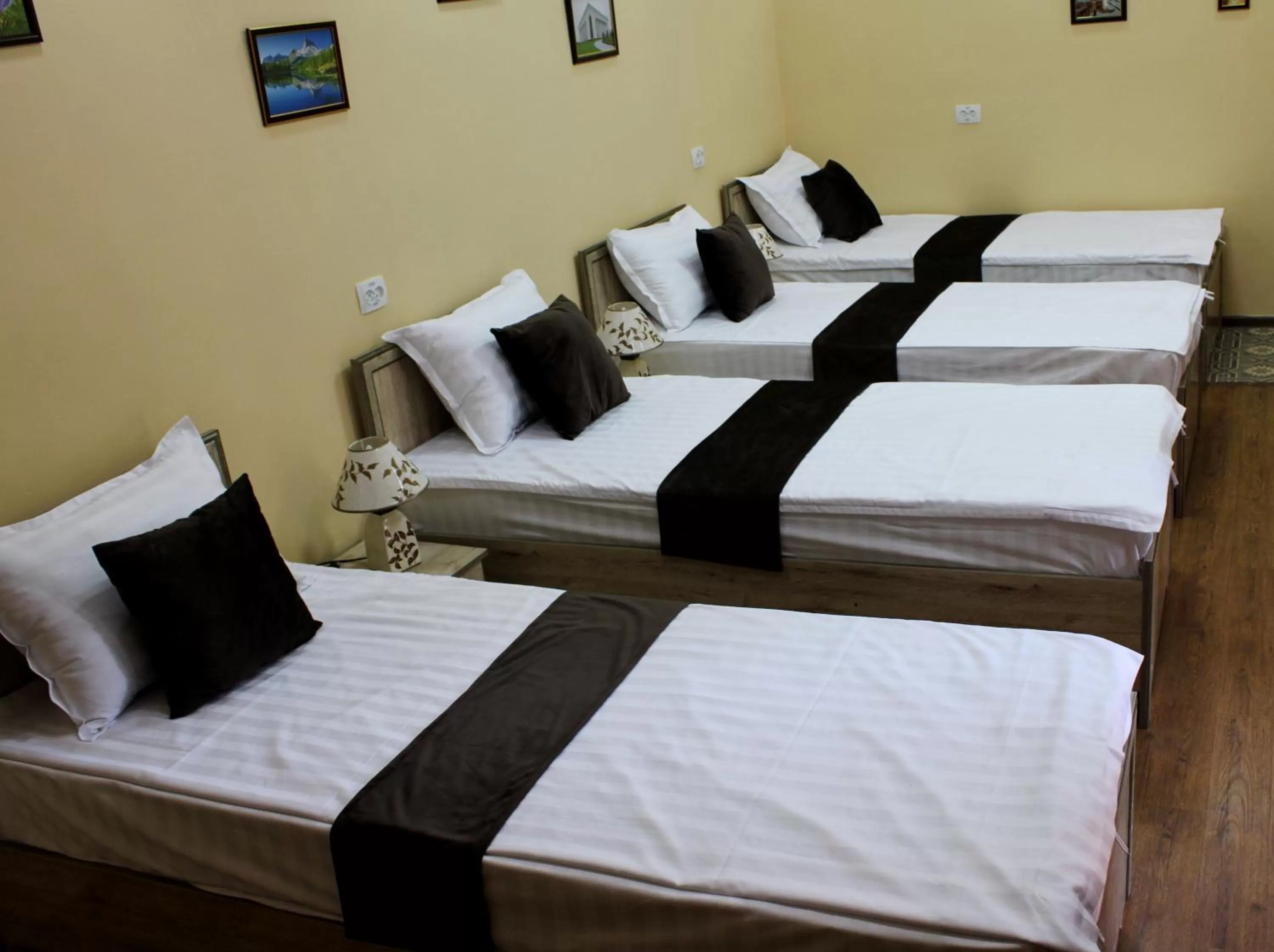 Family Room with Shower in Zafaron Hotel