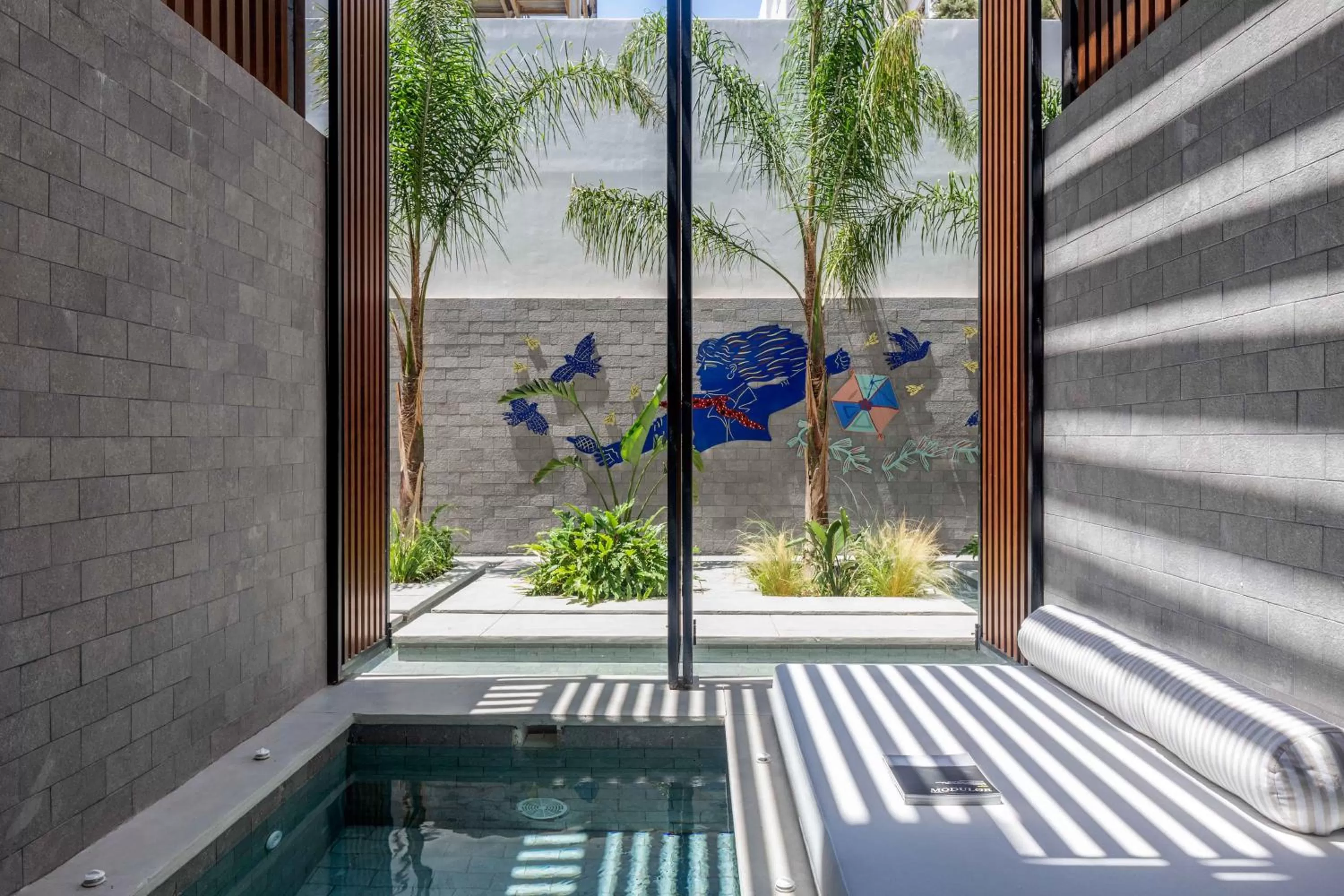 Hot Tub in The Newel Psychiko