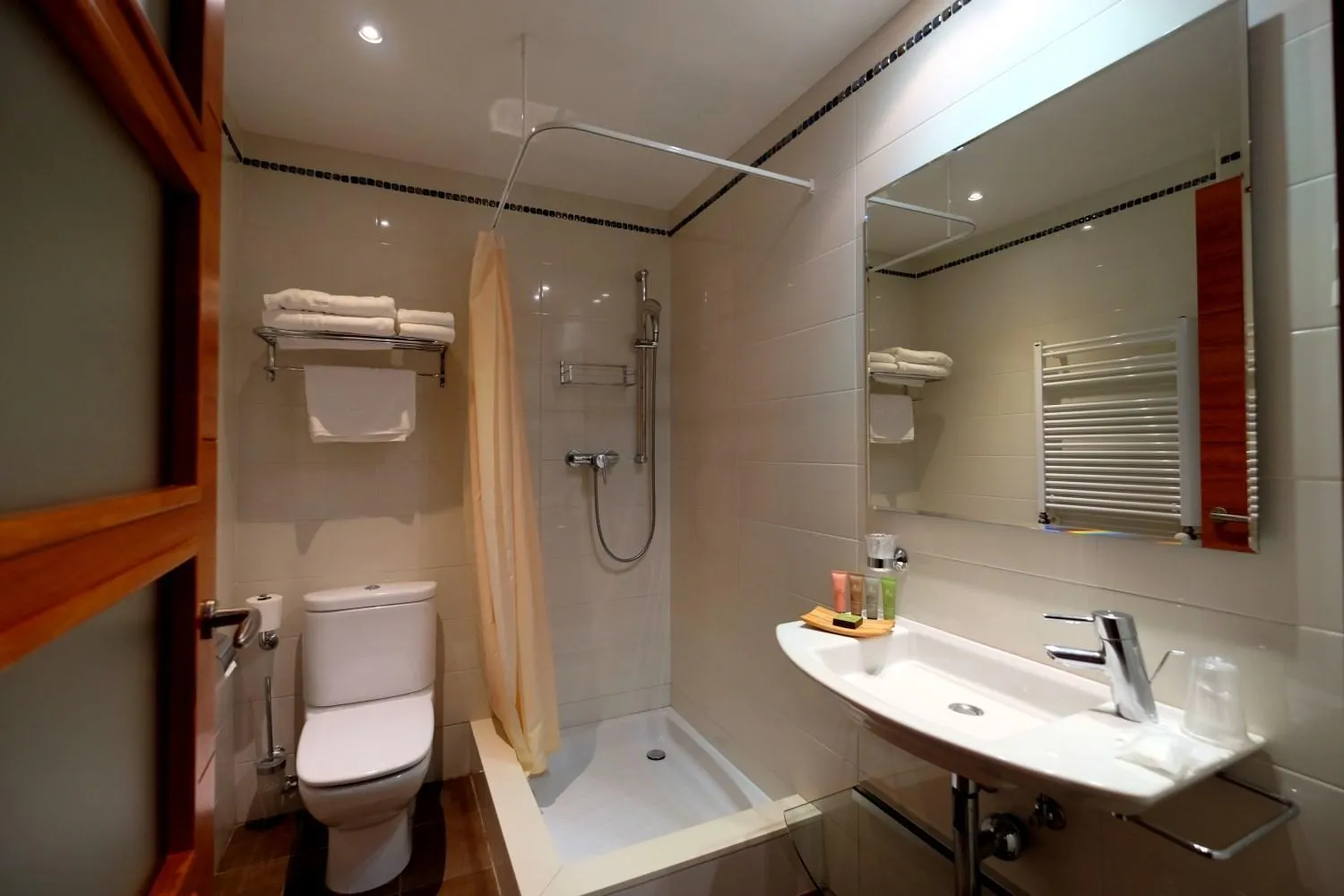 Shower in Hotel Carmen