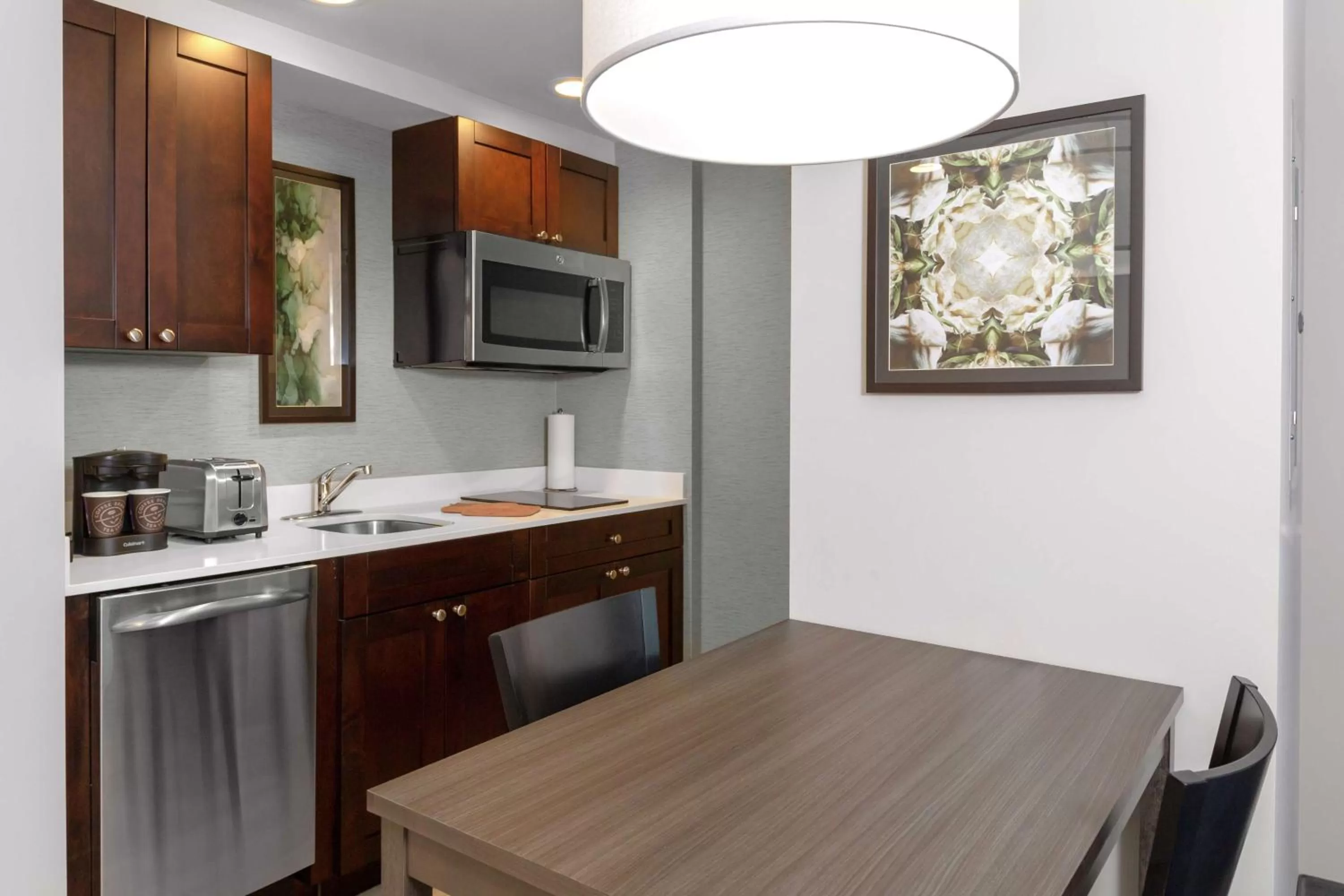 Kitchen or kitchenette in Homewood Suites By Hilton Lansing Eastwood
