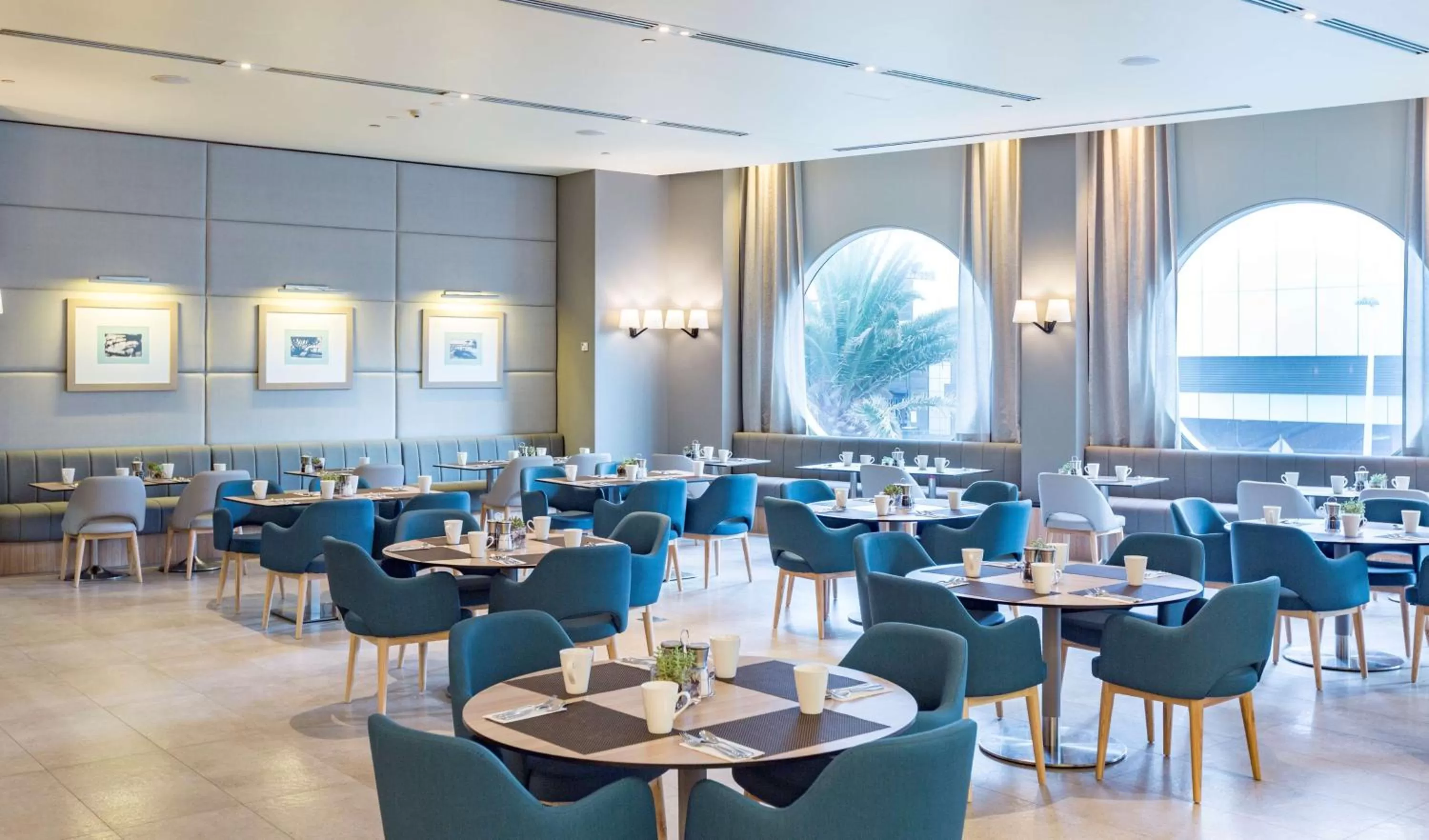 Restaurant/places to eat in Hilton Surfers Paradise Hotel & Residences