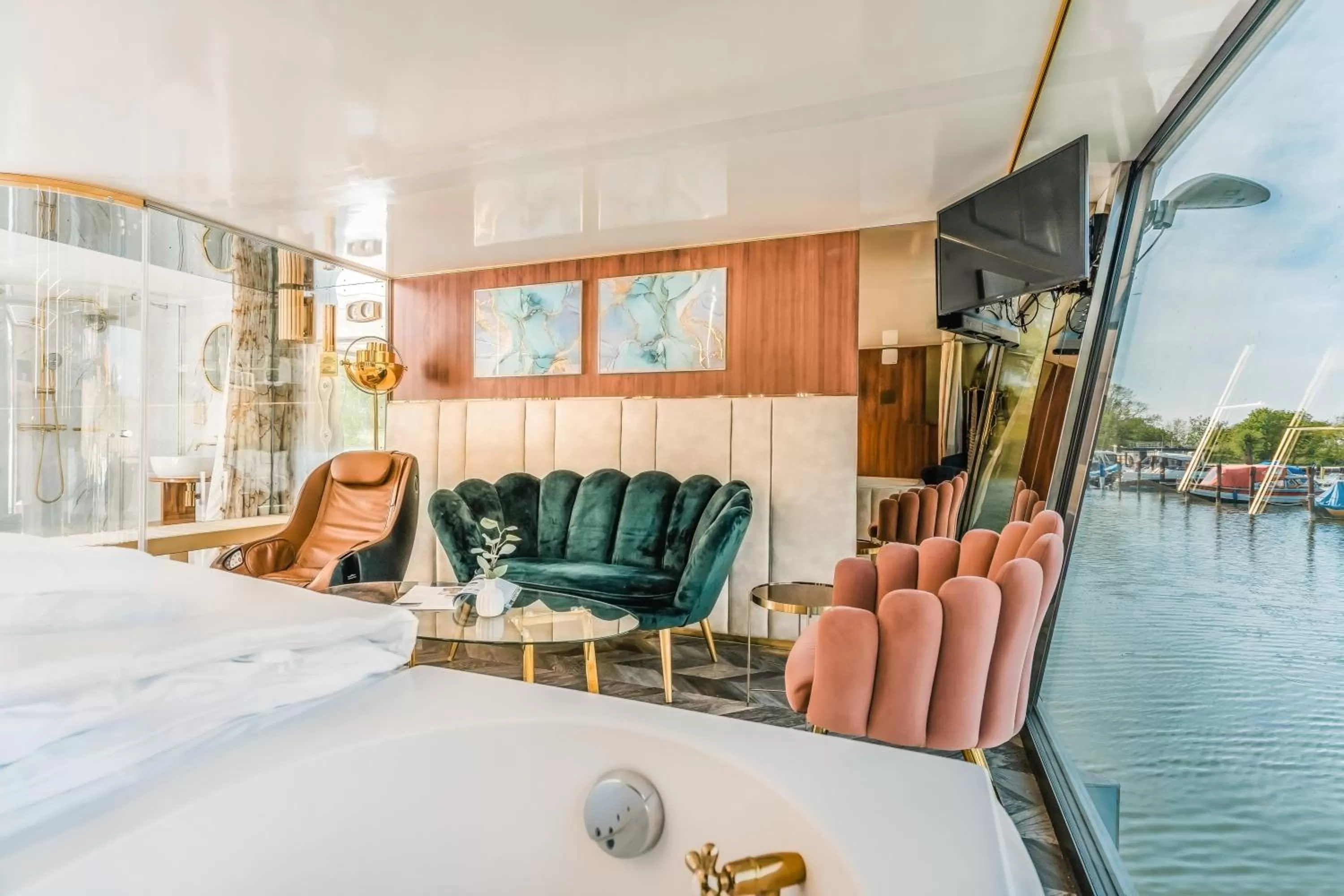 Seating area in Marina Martinshafen