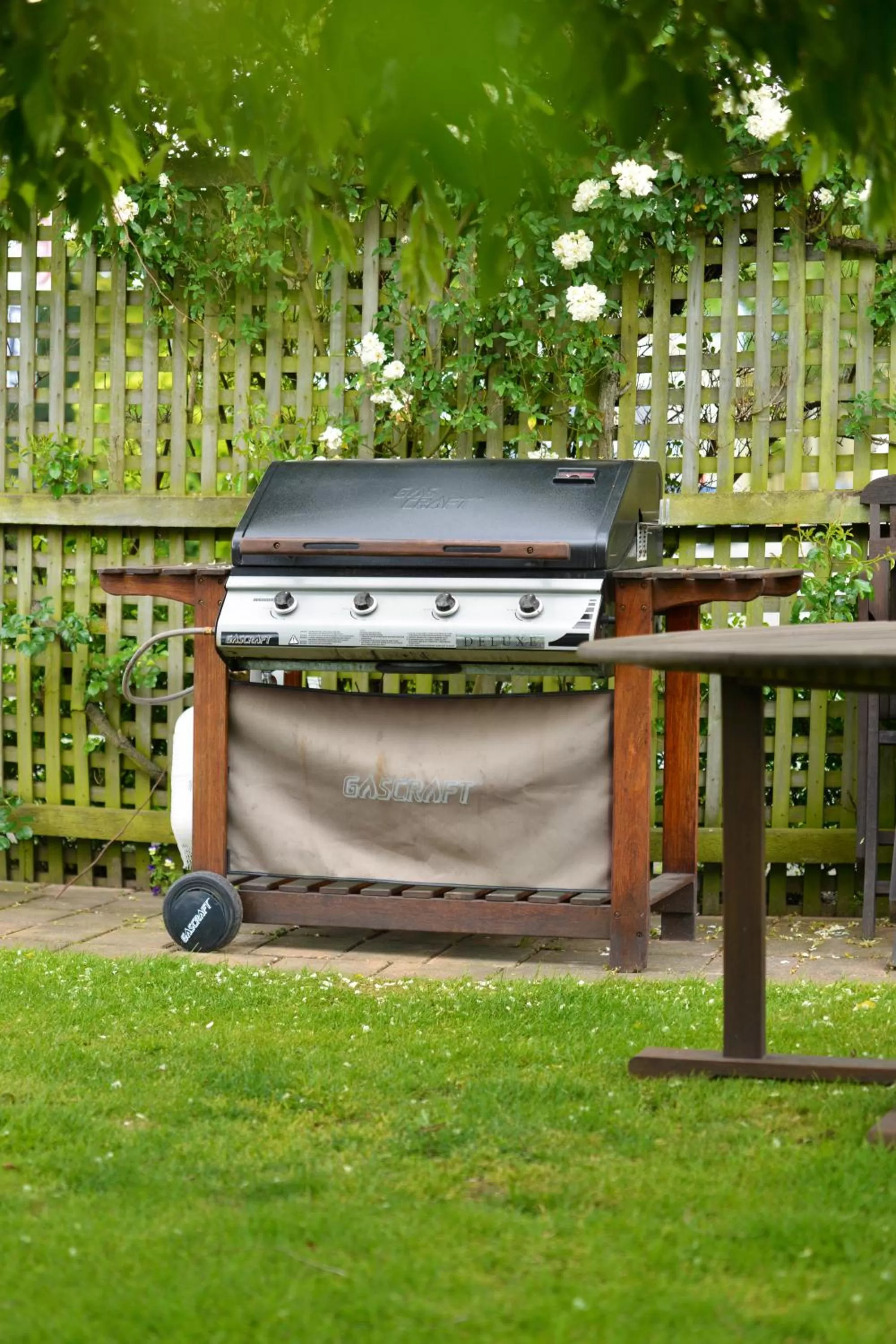 BBQ facilities in Aston Court Motel