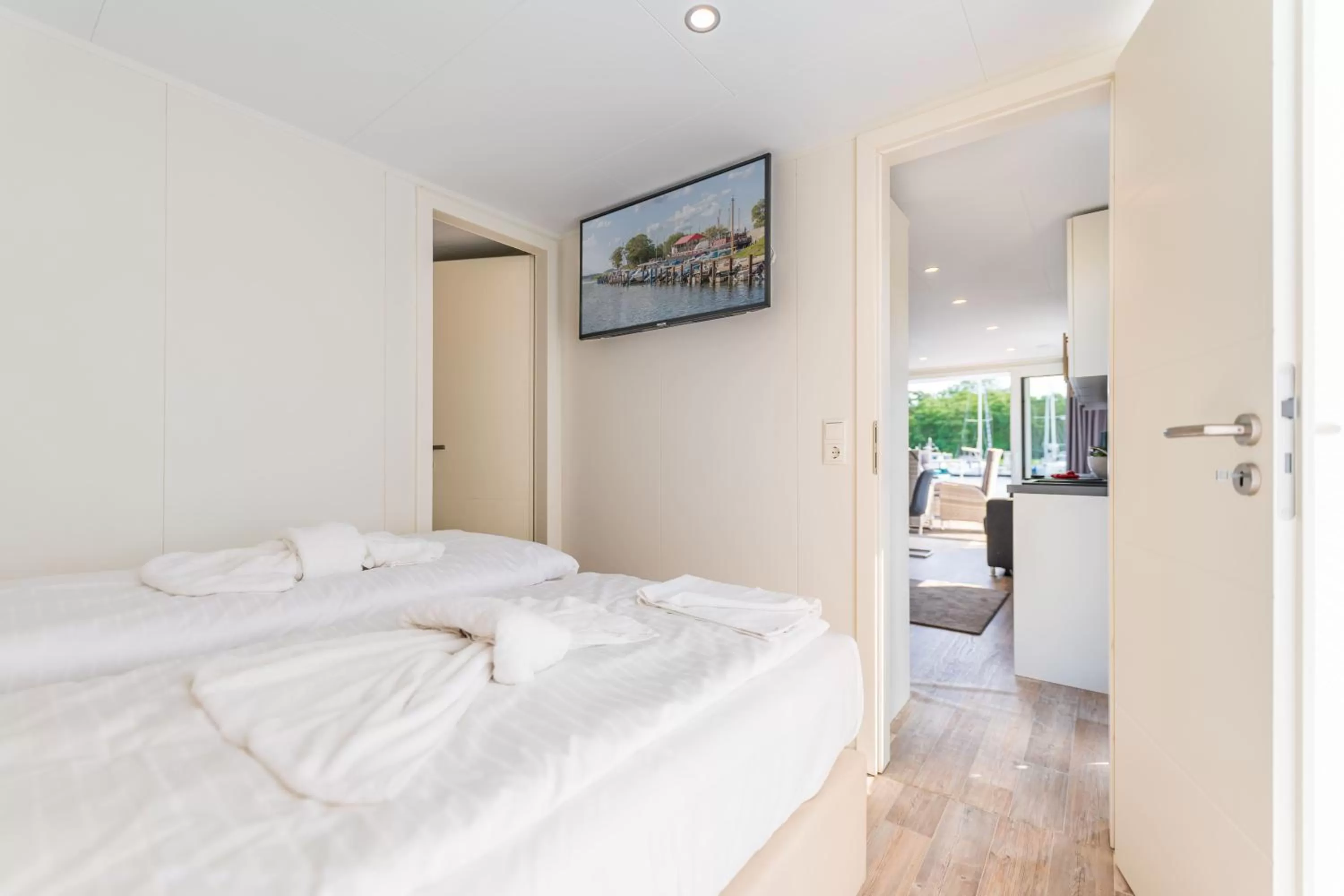 Bed in Marina Martinshafen