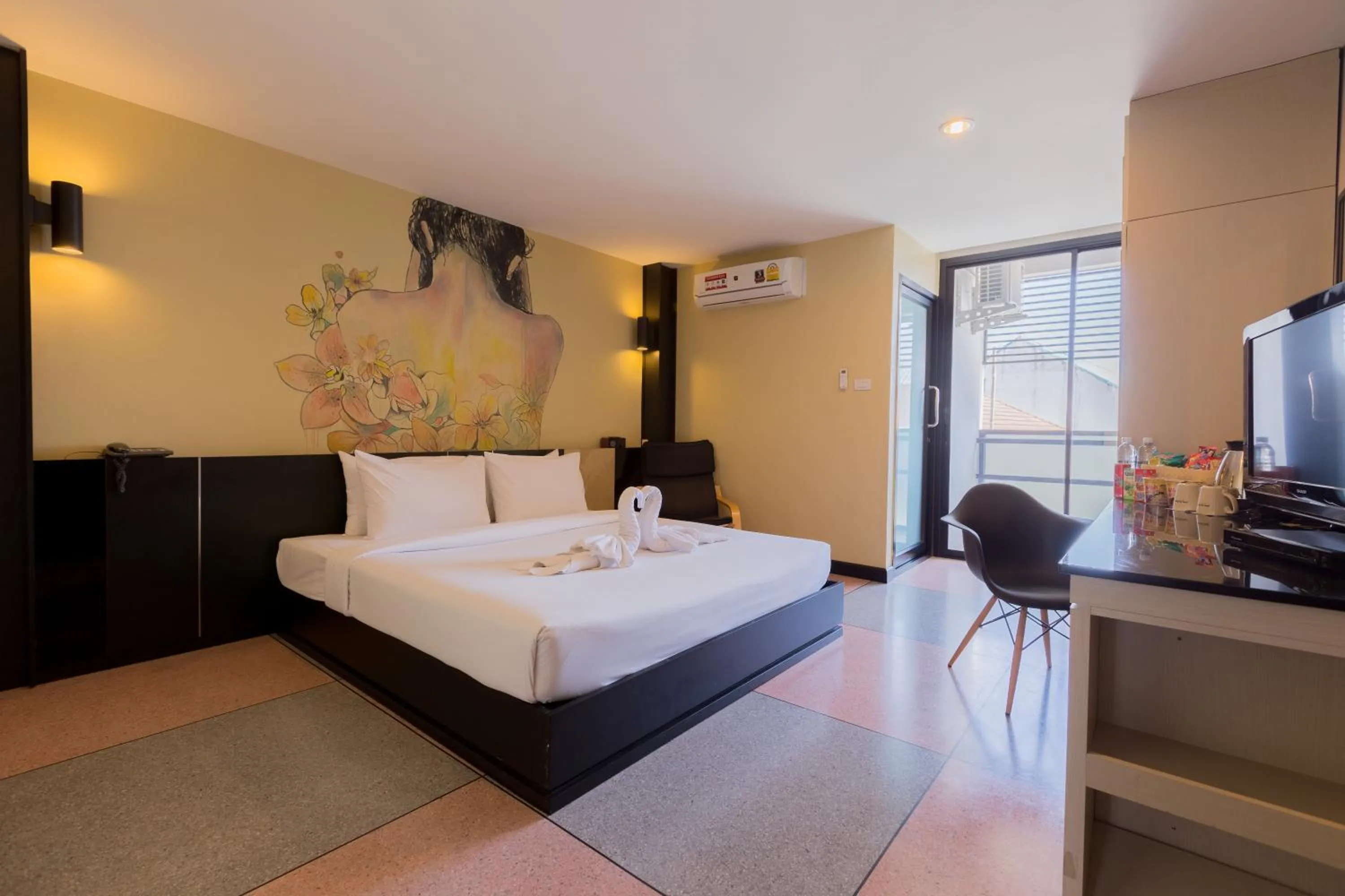 Bedroom, Bed in Pen Ta Hug Hotel