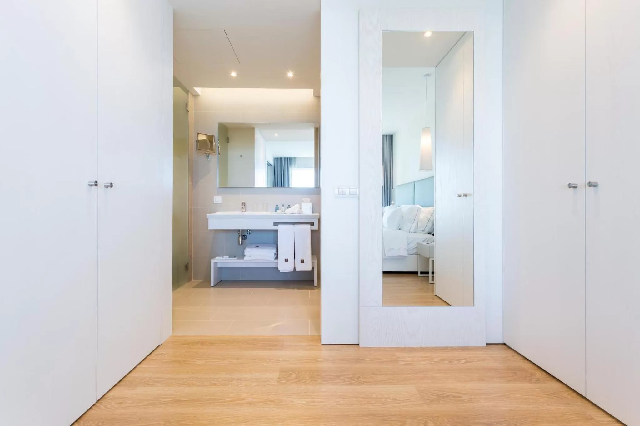 wardrobe, Bed in Palmares Beach House Hotel - Adults Only