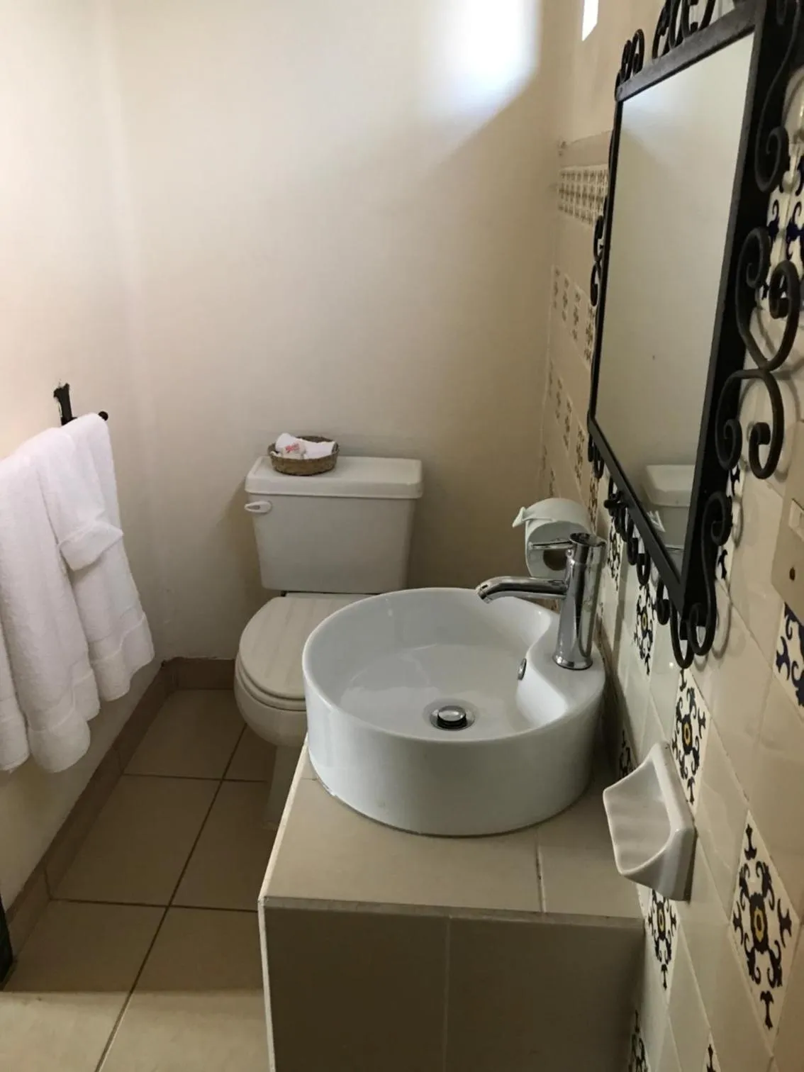 Bathroom in Hotel Villa de Flores