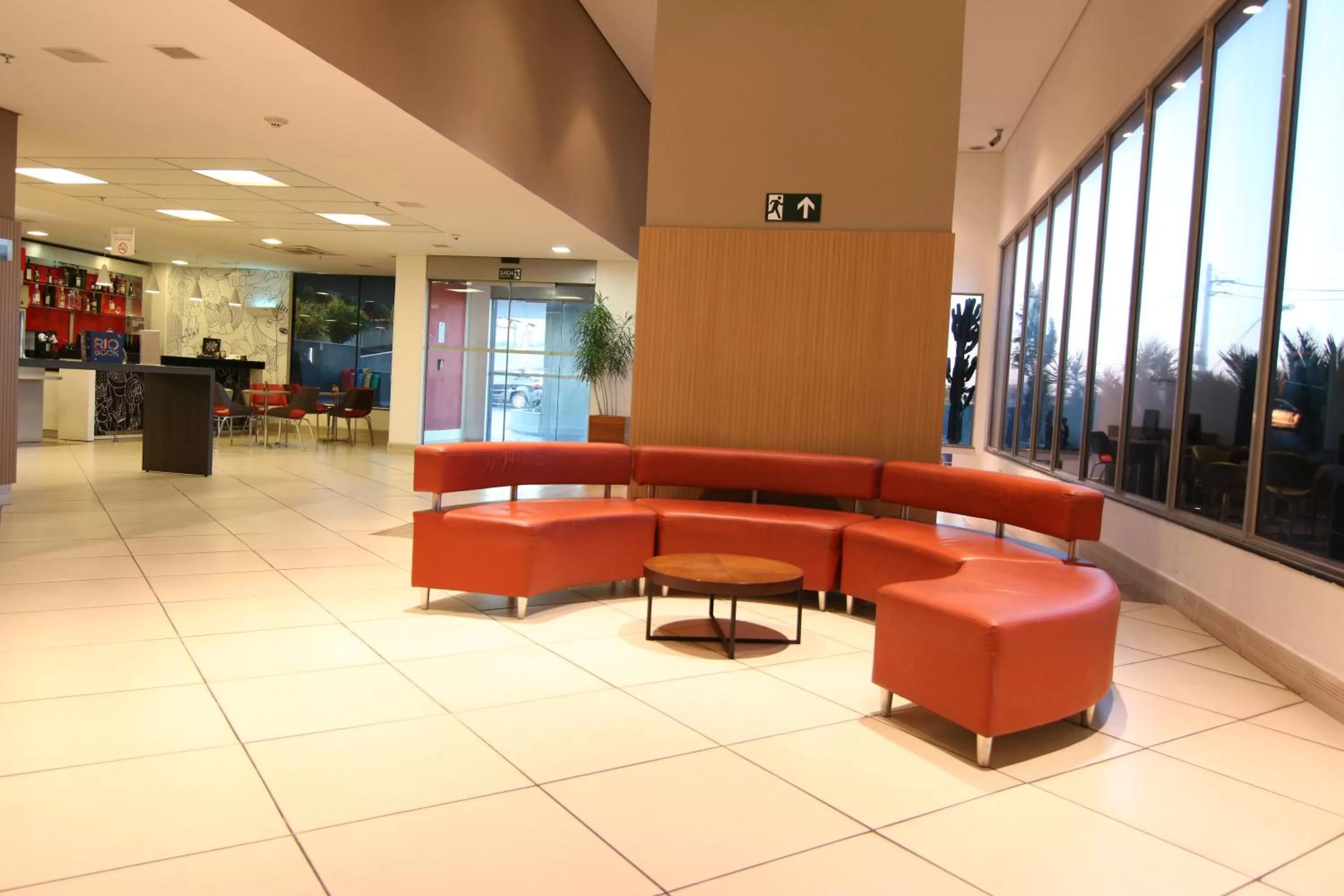 Communal lounge/ TV room in Samba Itaboraí