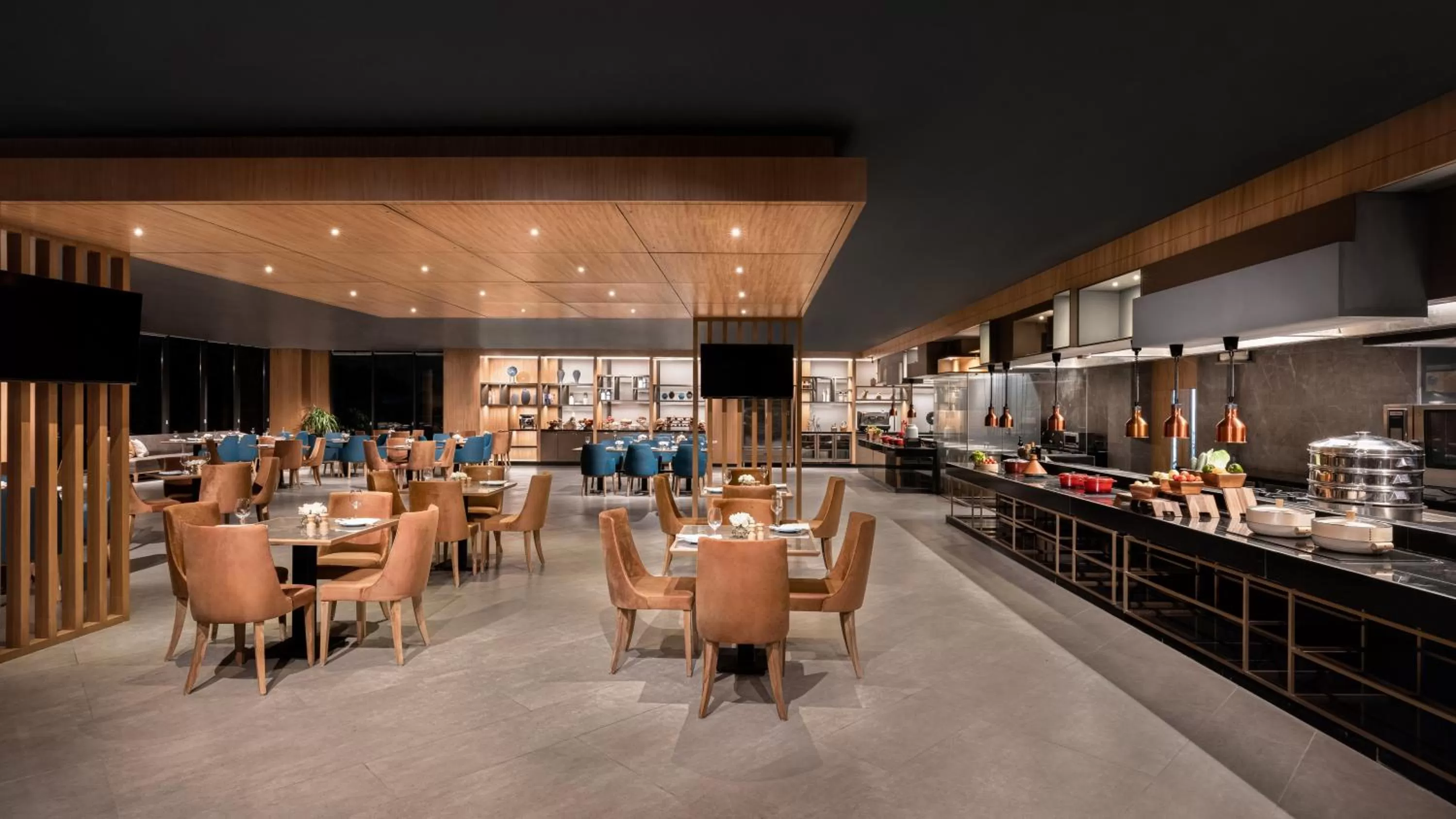 Restaurant/places to eat in Novotel Chandigarh Tribune Chowk