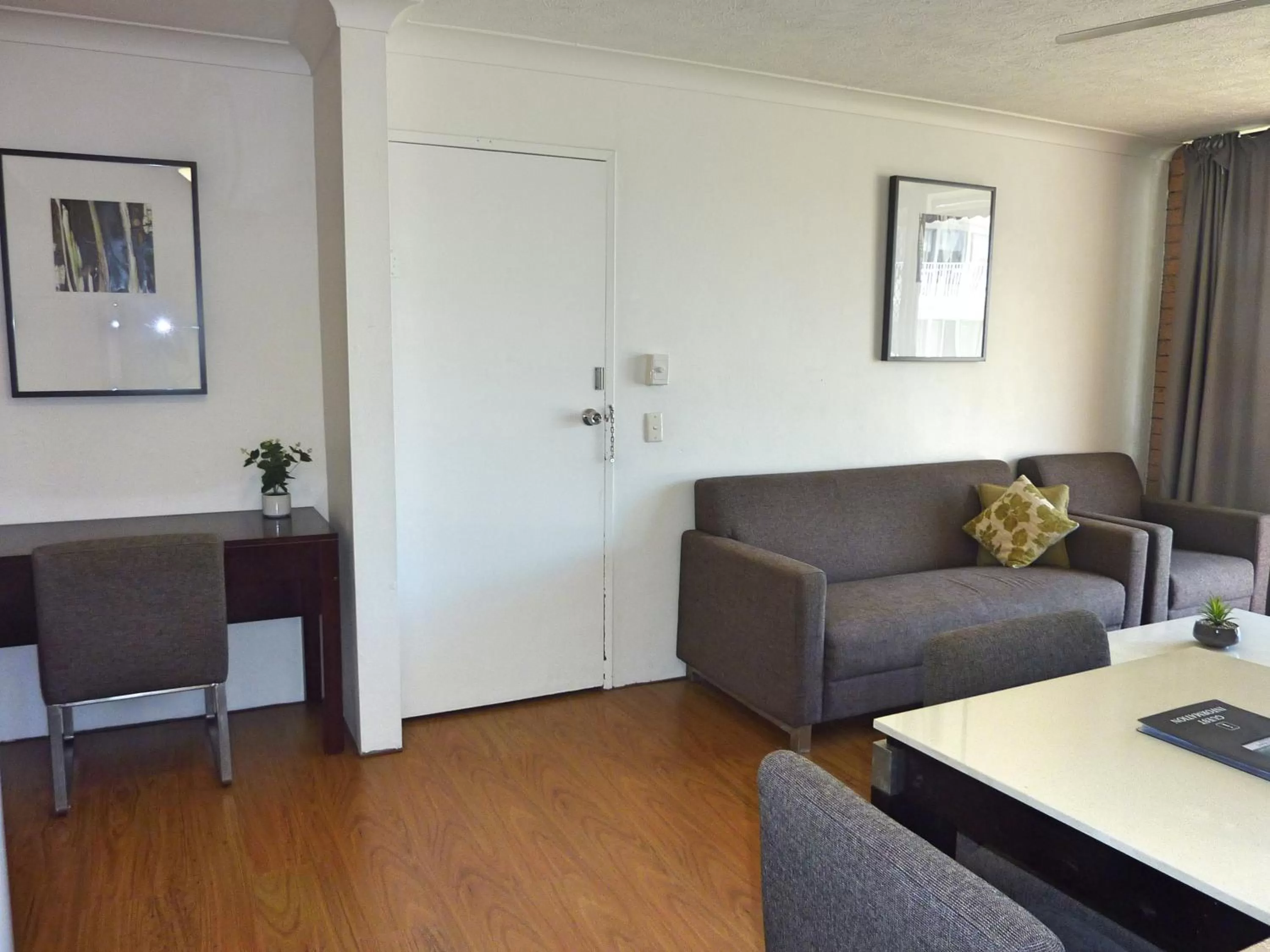 Living room in Jadran Motel & El Jays Holiday Lodge