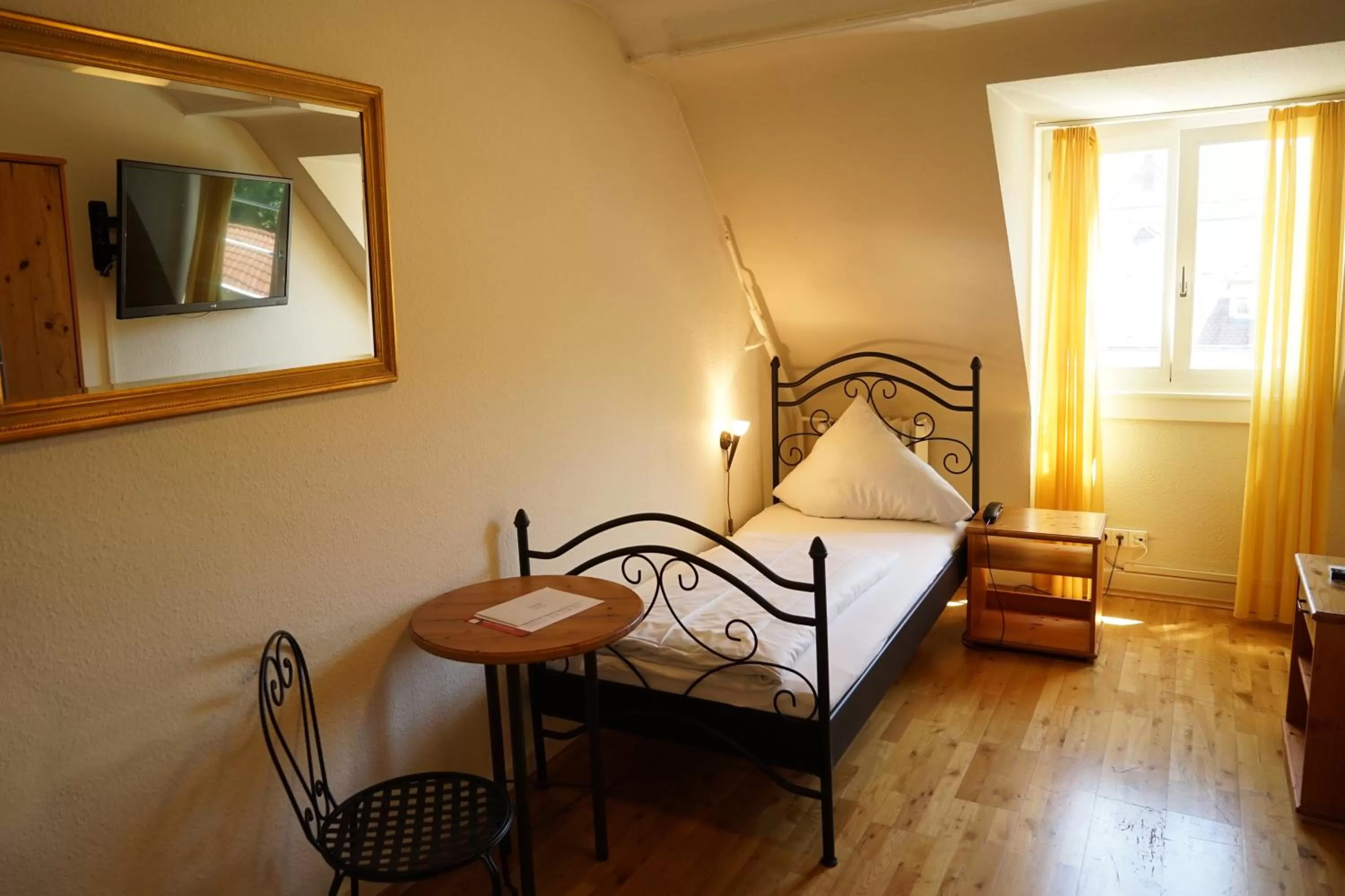 Bedroom, Bed in Hotel Gasthaus Schützen