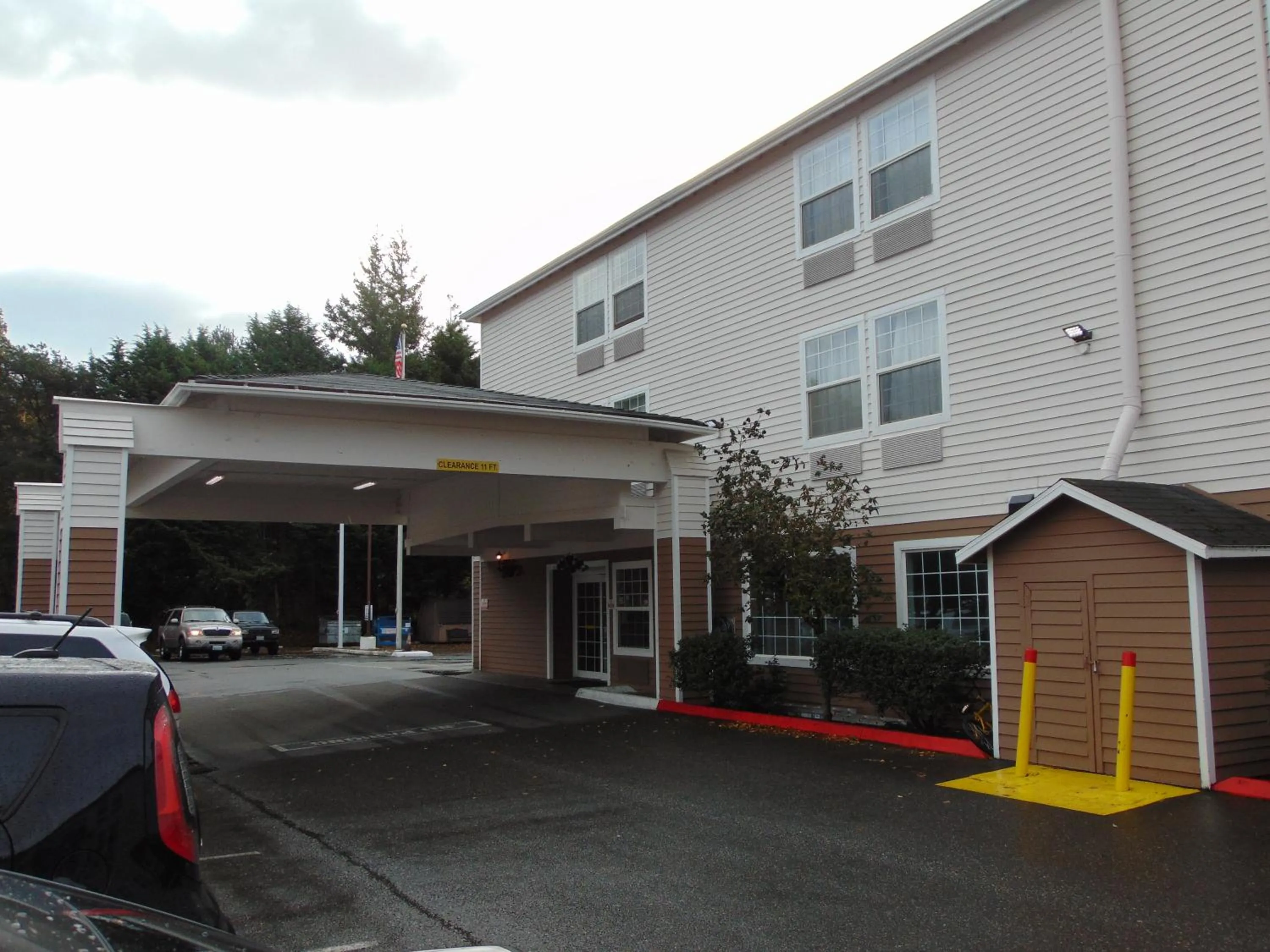 Property building in Bellis Inn