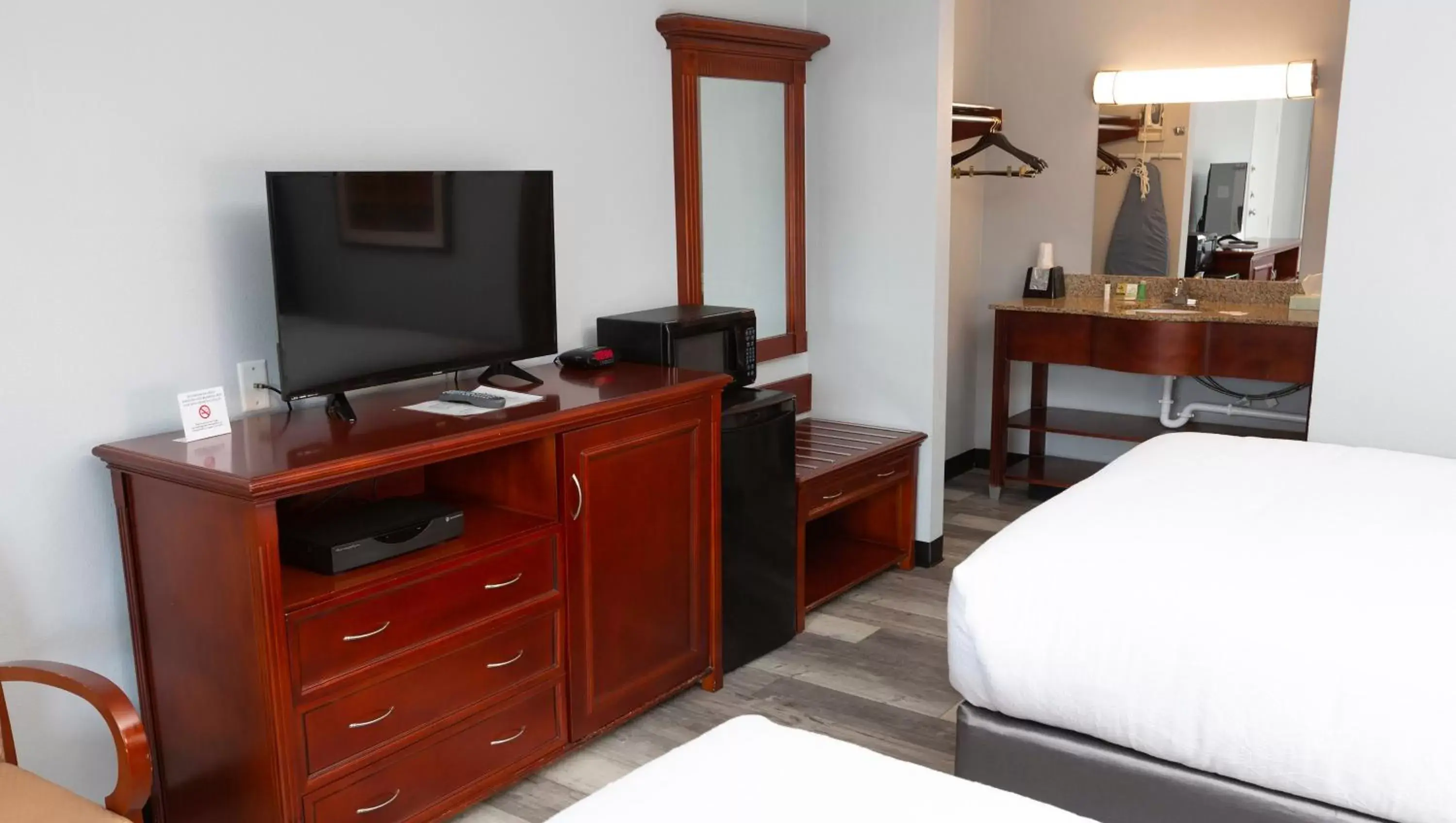 Double Room - Disability Access in Sunrise Inn Williamstown Double Room - Disability Access in Sunrise Inn Williamstown