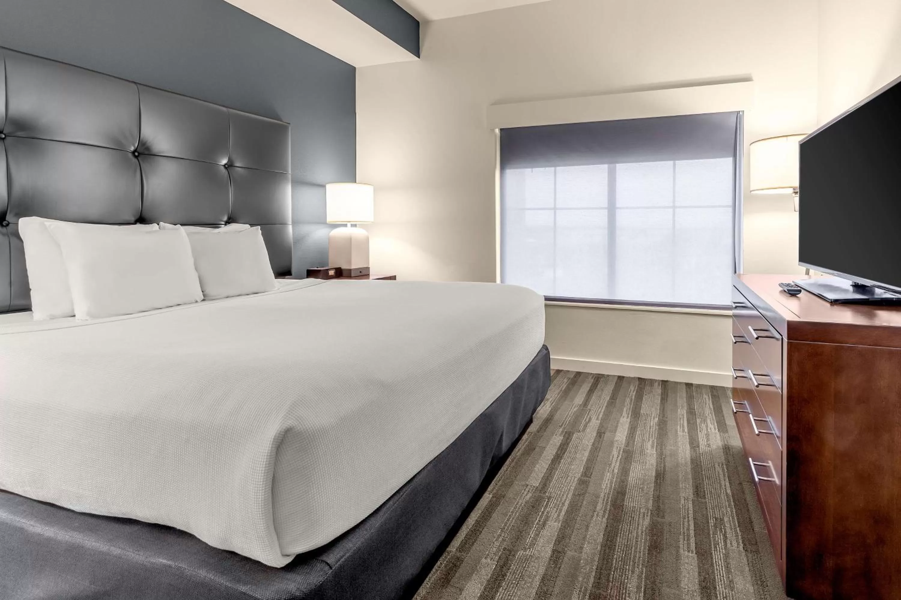 Photo of the whole room, Bed in Hyatt House Richmond - Short Pump