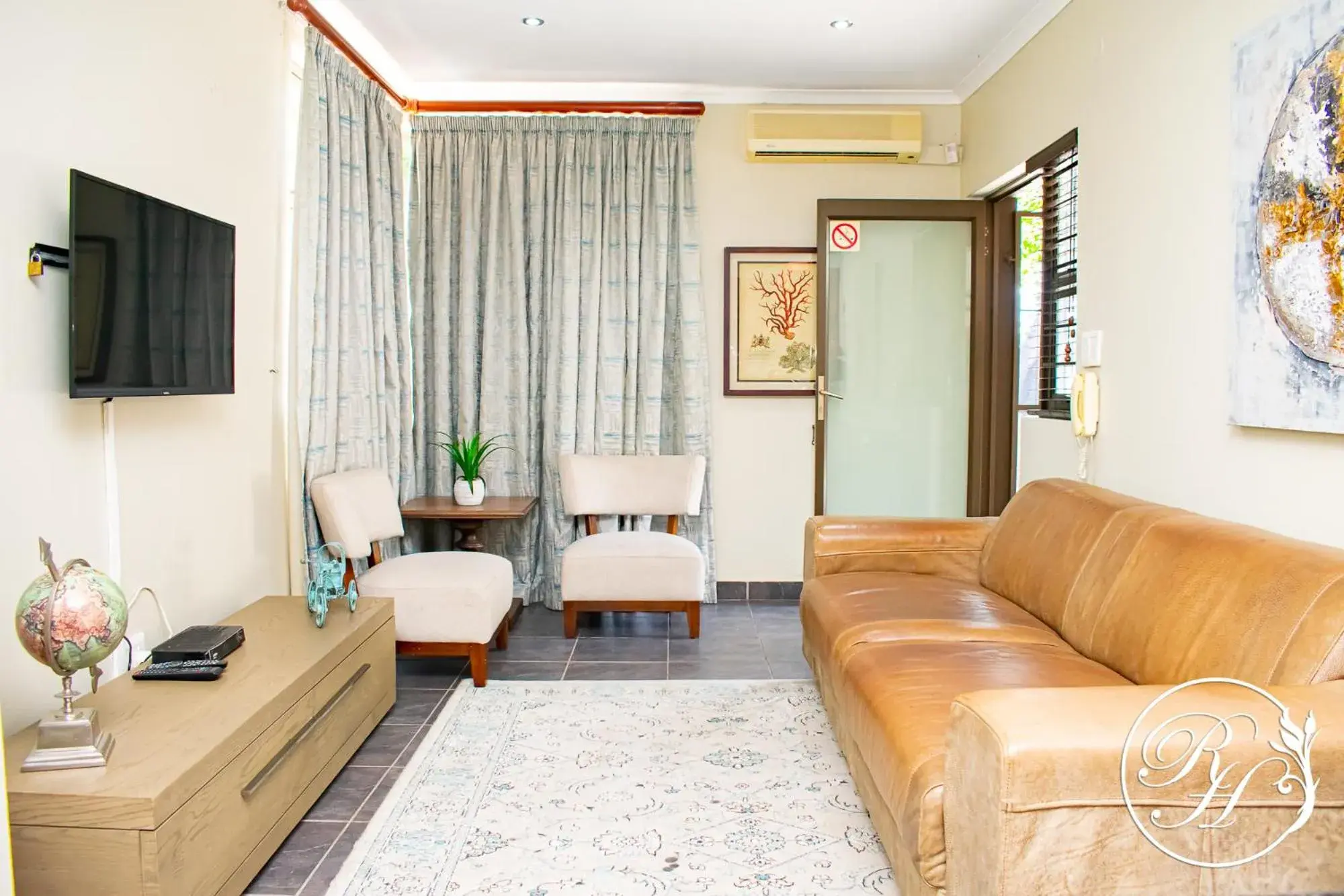 One-Bedroom Apartment in Roseland House Self Catering One-Bedroom Apartment in Roseland House Self Catering