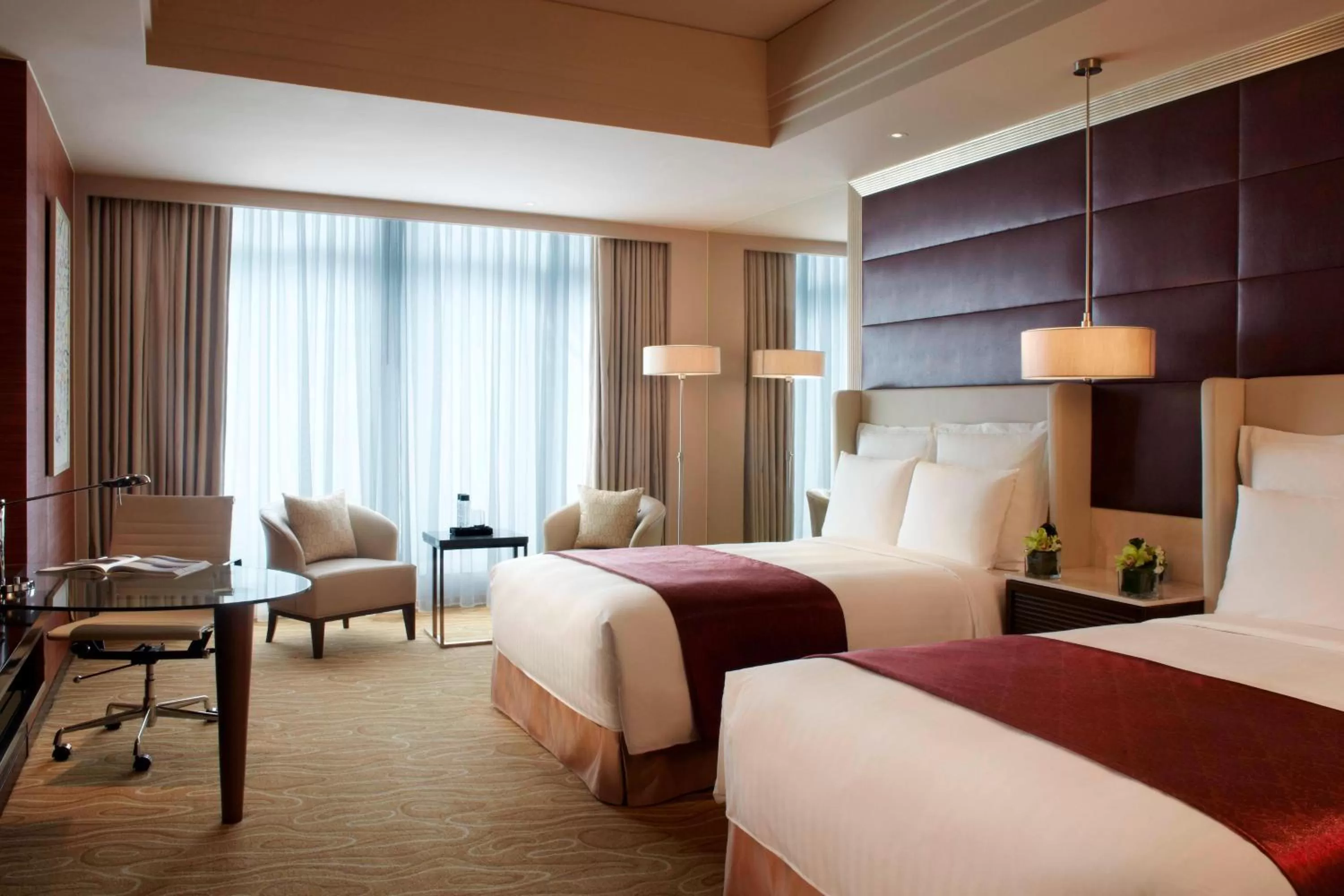 Photo of the whole room, Bed in Shanghai Marriott Hotel Riverside