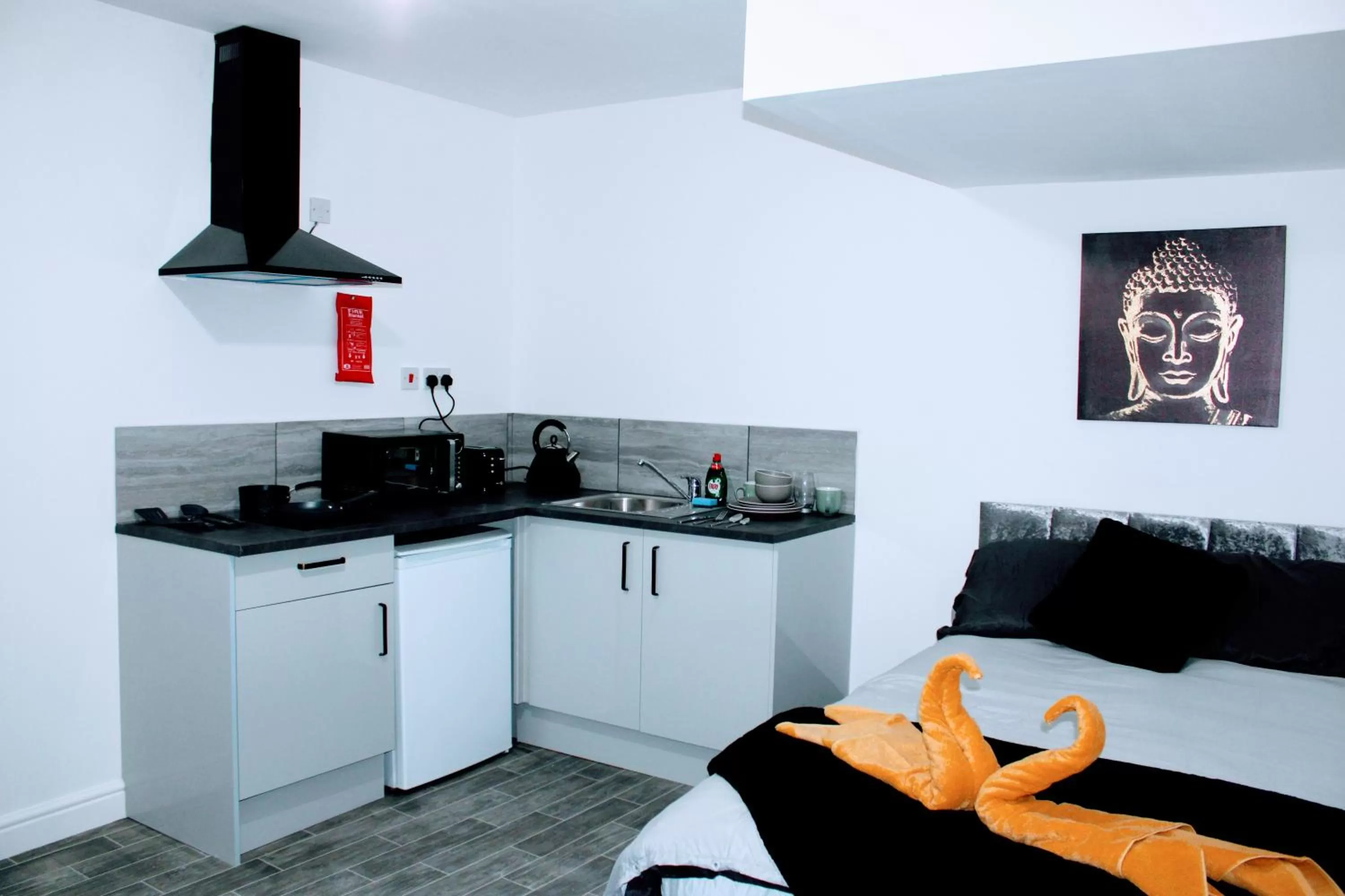 Kitchen or kitchenette in Easy Living Nottingham - Burns Street