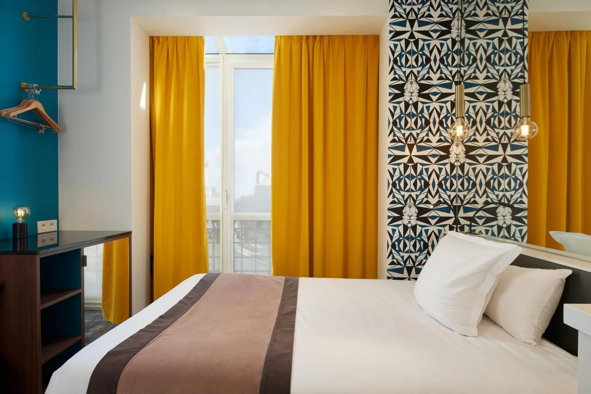 Bed in Montparnasse Daguerre