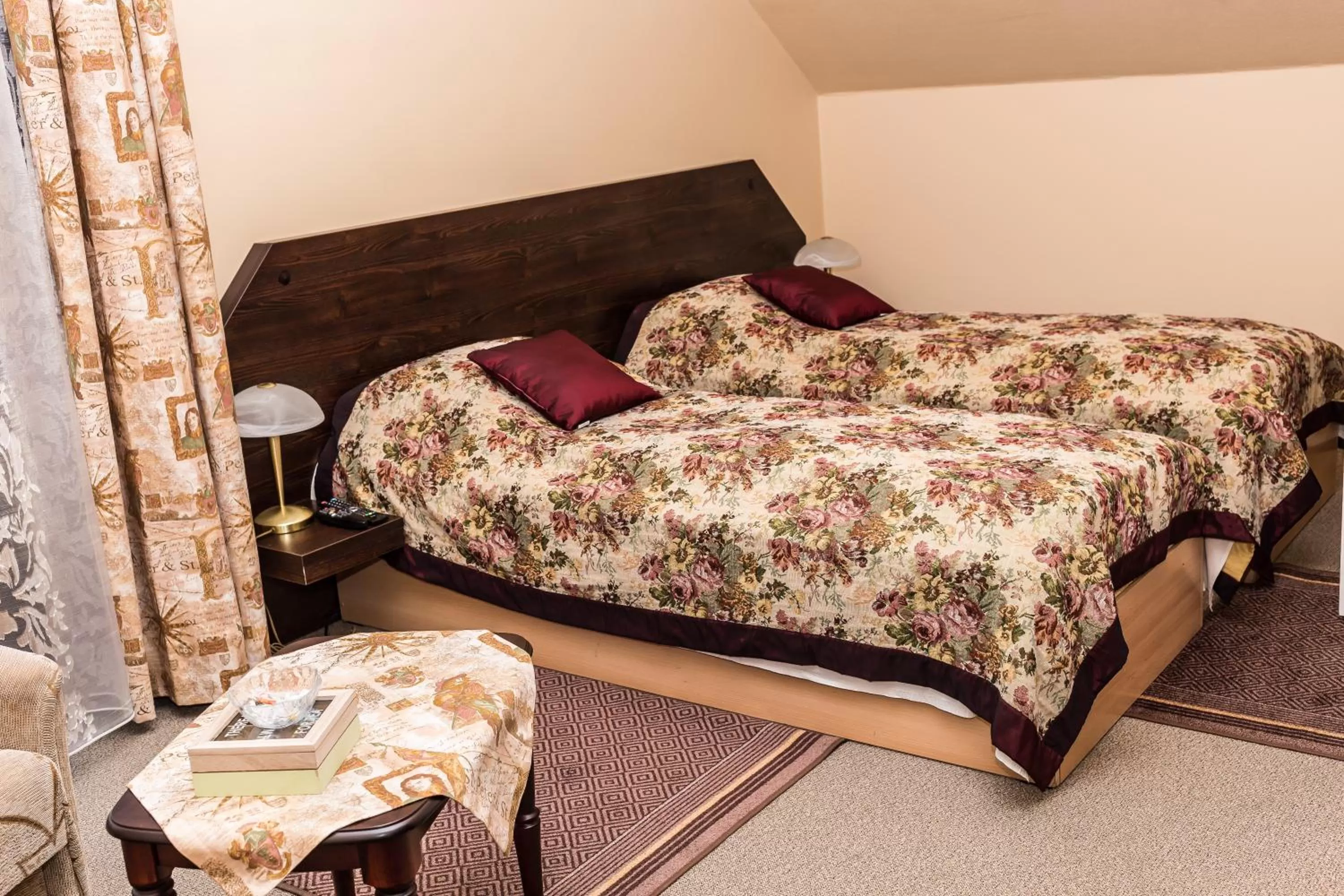 Photo of the whole room, Bed in City Center Kaķis B&B