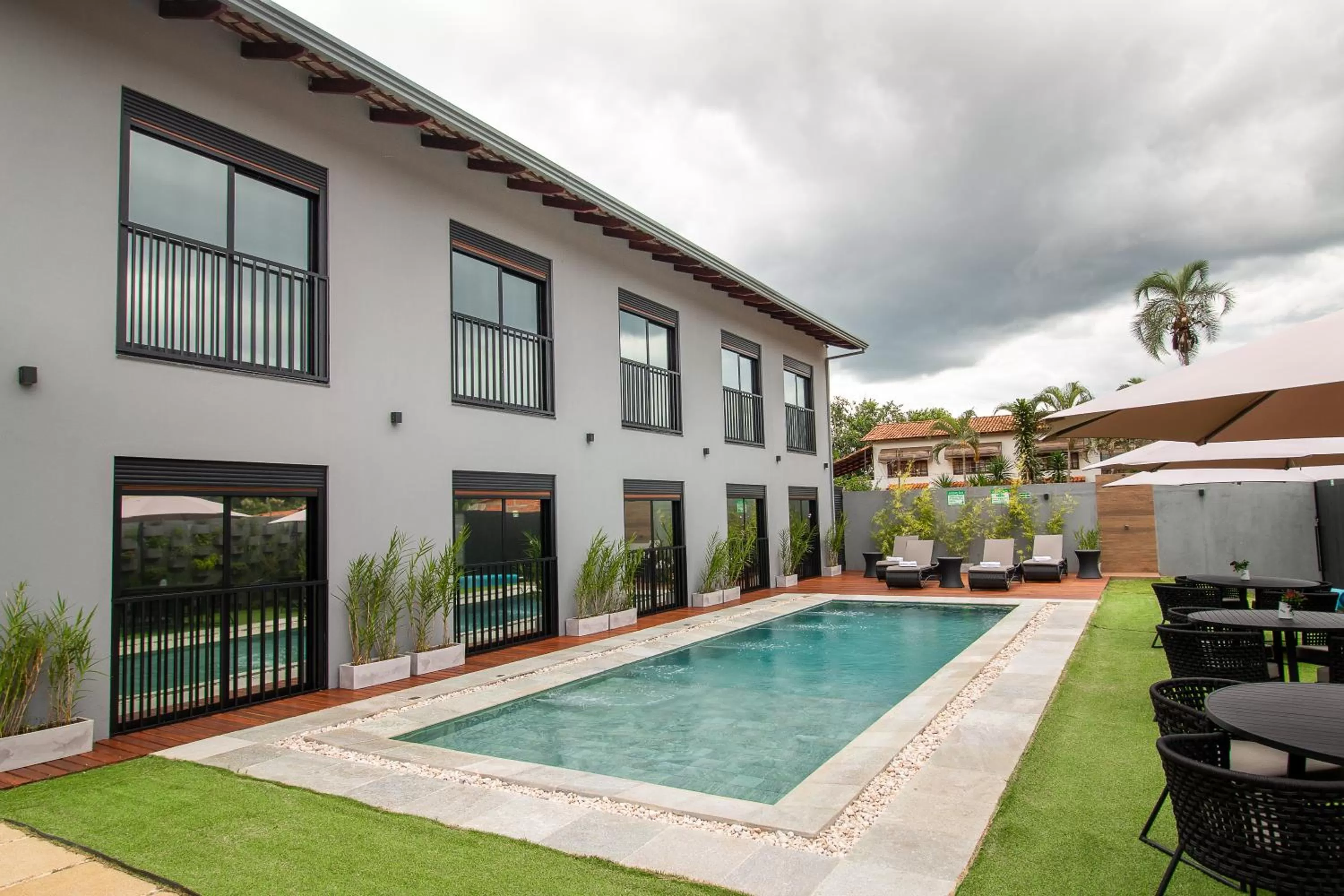 Swimming pool in Pousada Flores do Carmo