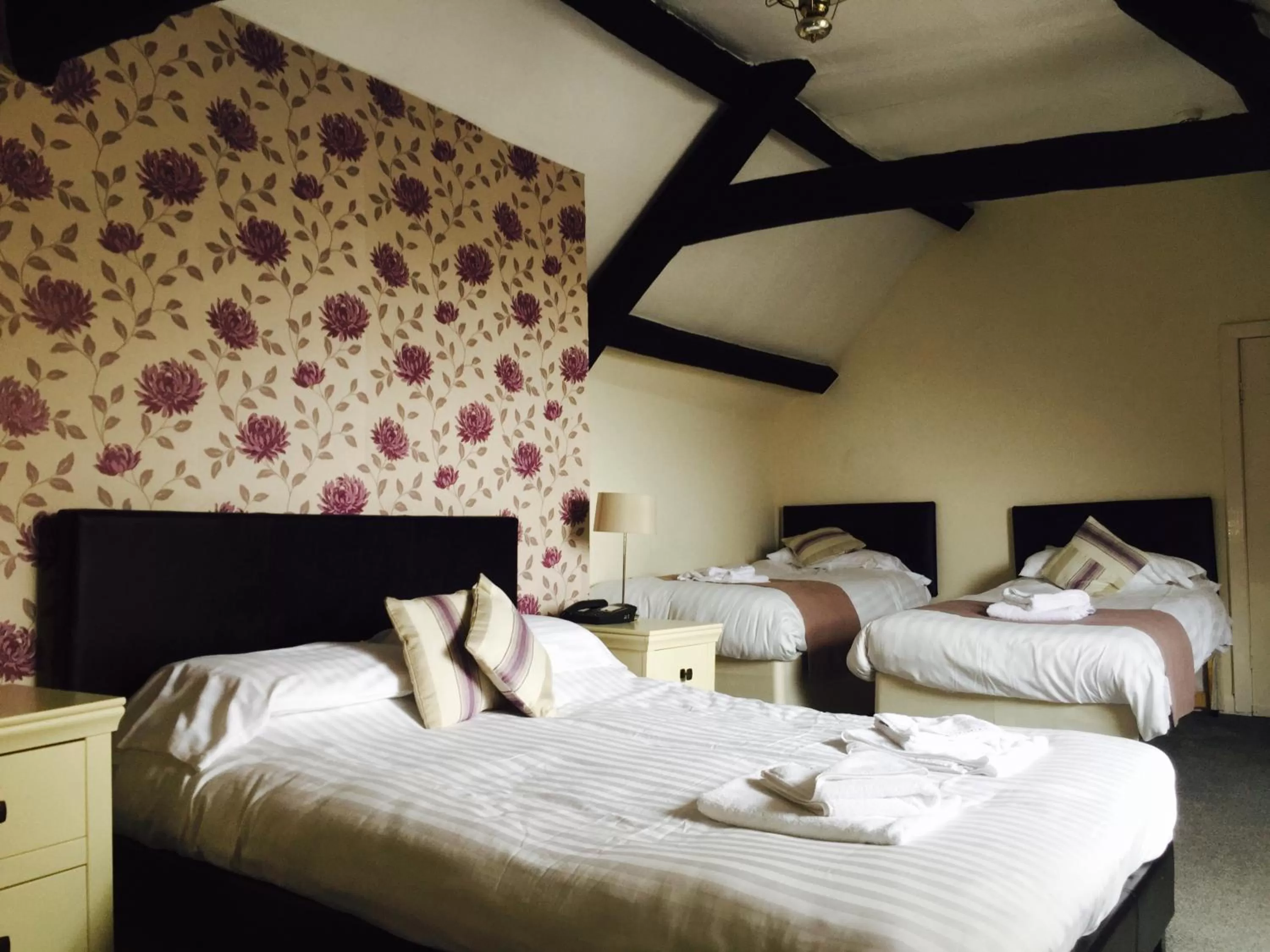 Photo of the whole room, Bed in Plas Coch Hotel Ltd