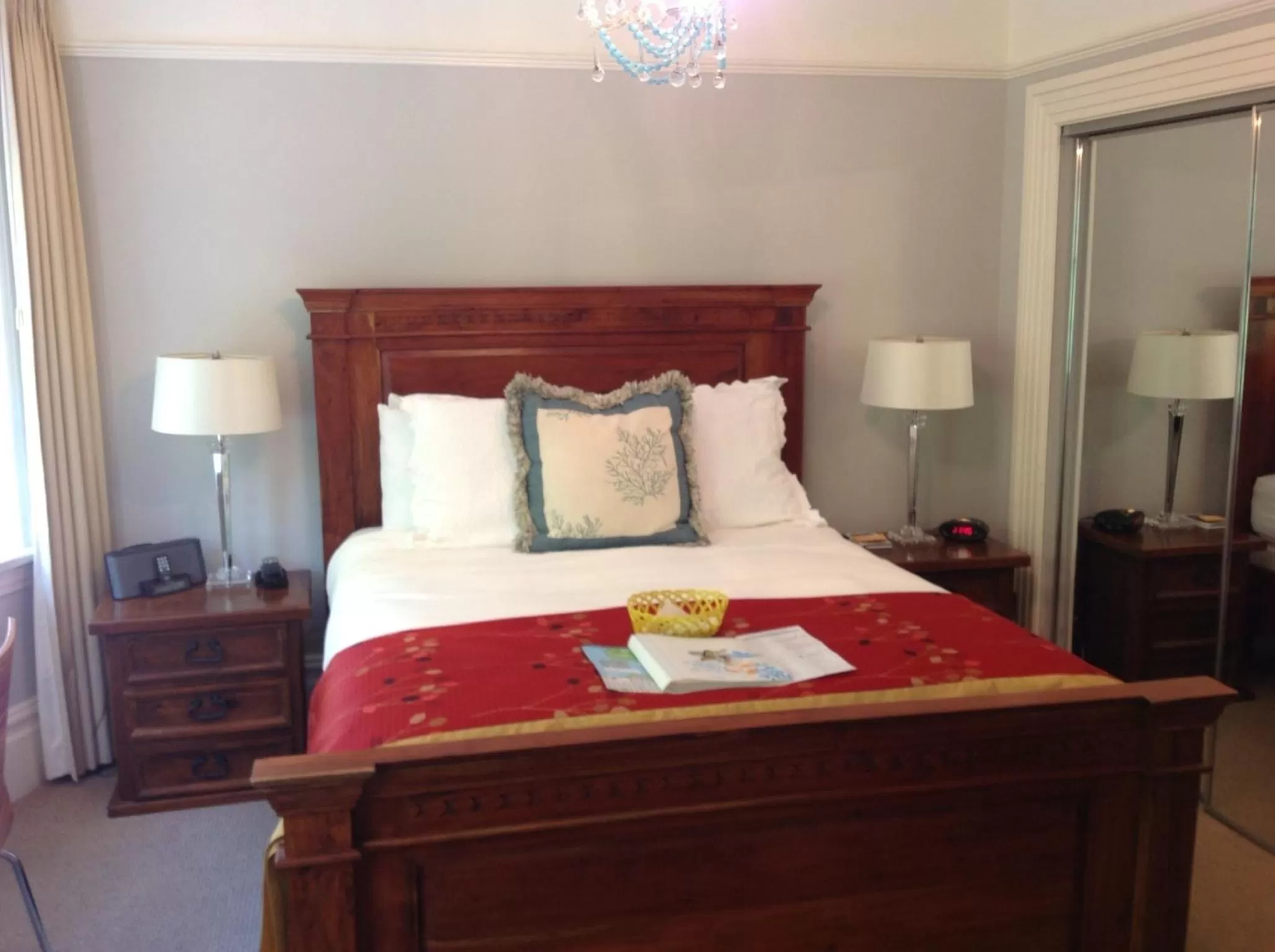 Bed in Barclay House Bed and Breakfast