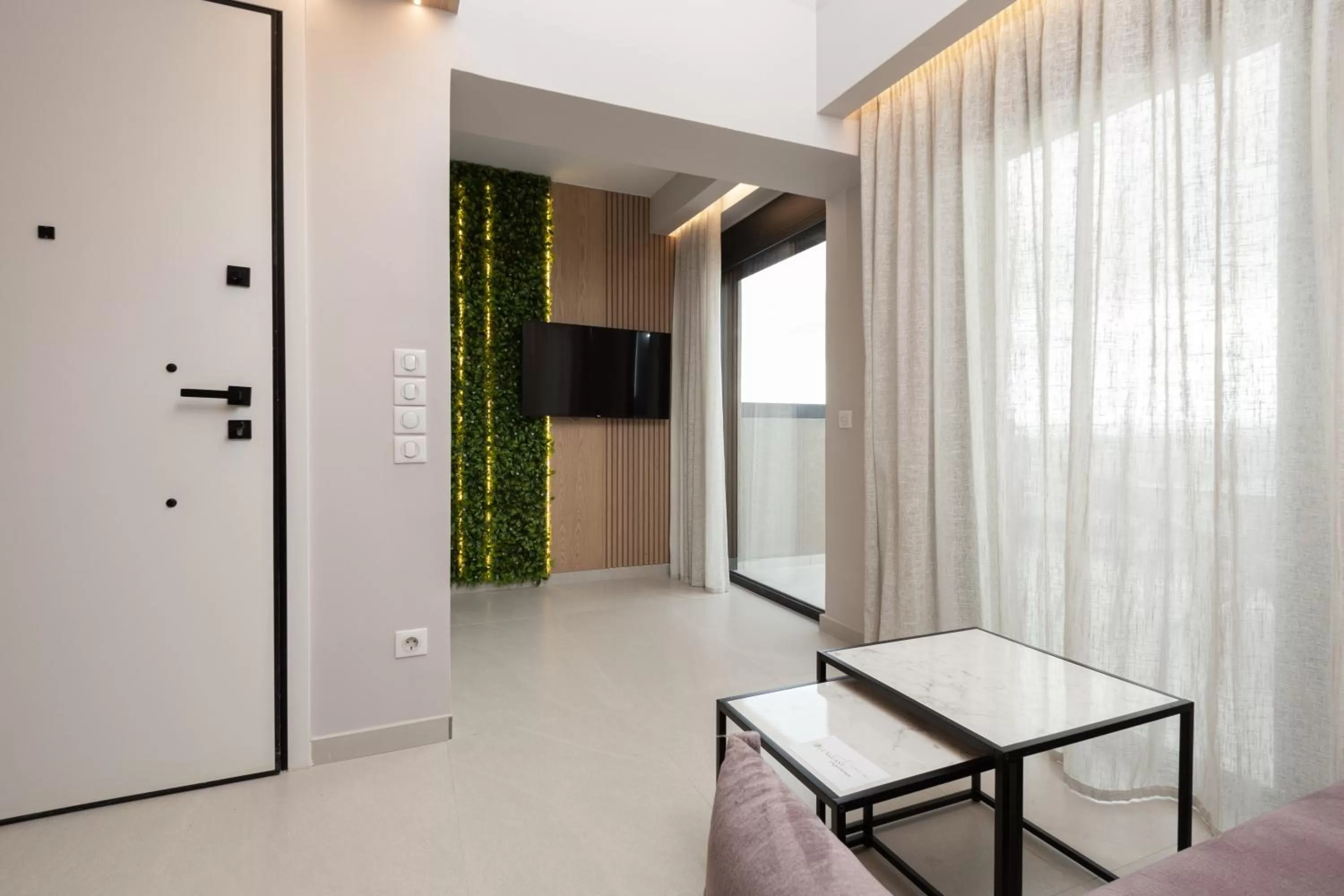 TV and multimedia in LUX&EASY Athens Downtown Residences