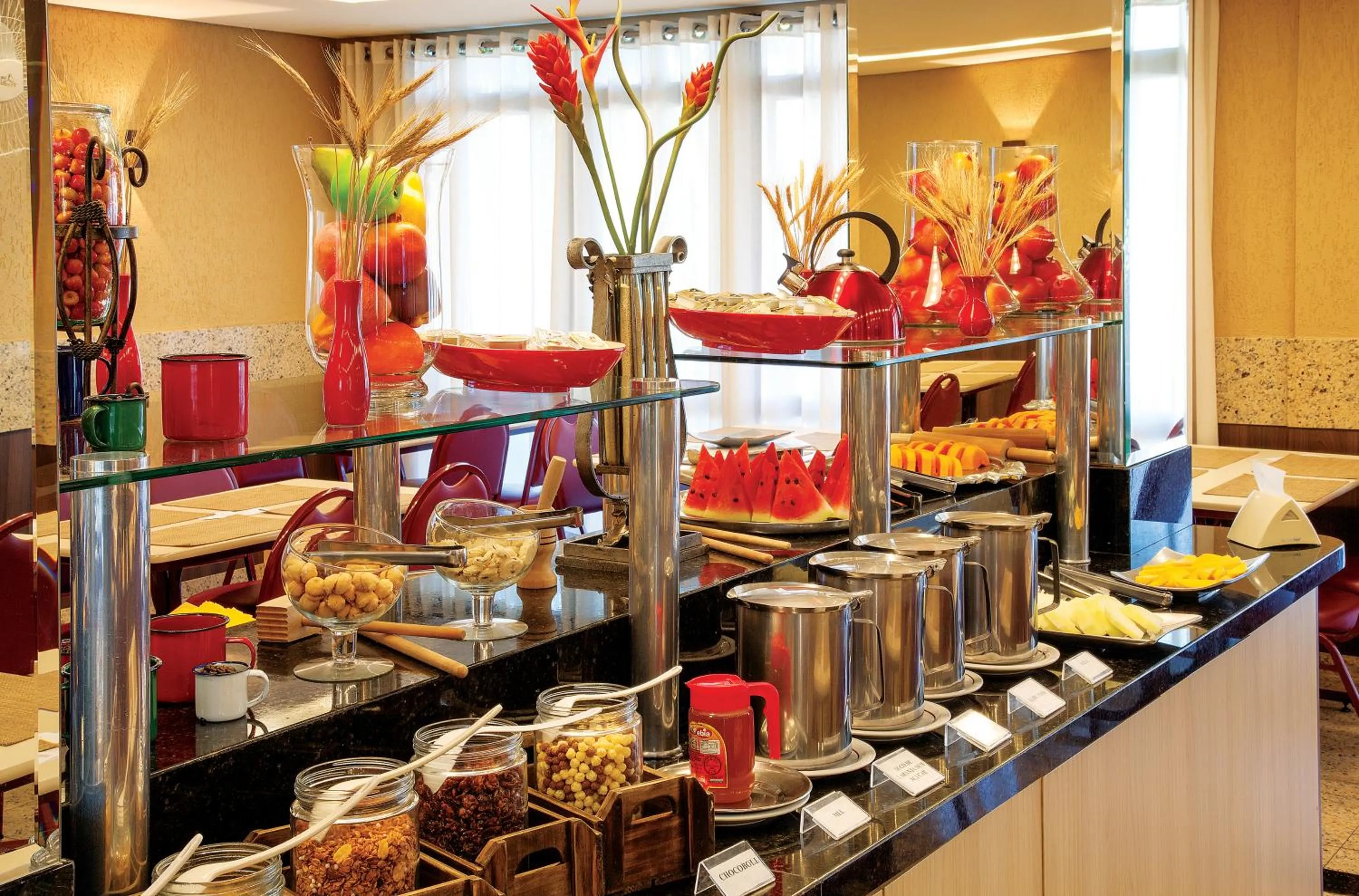 Food and drinks in Lira Hotel