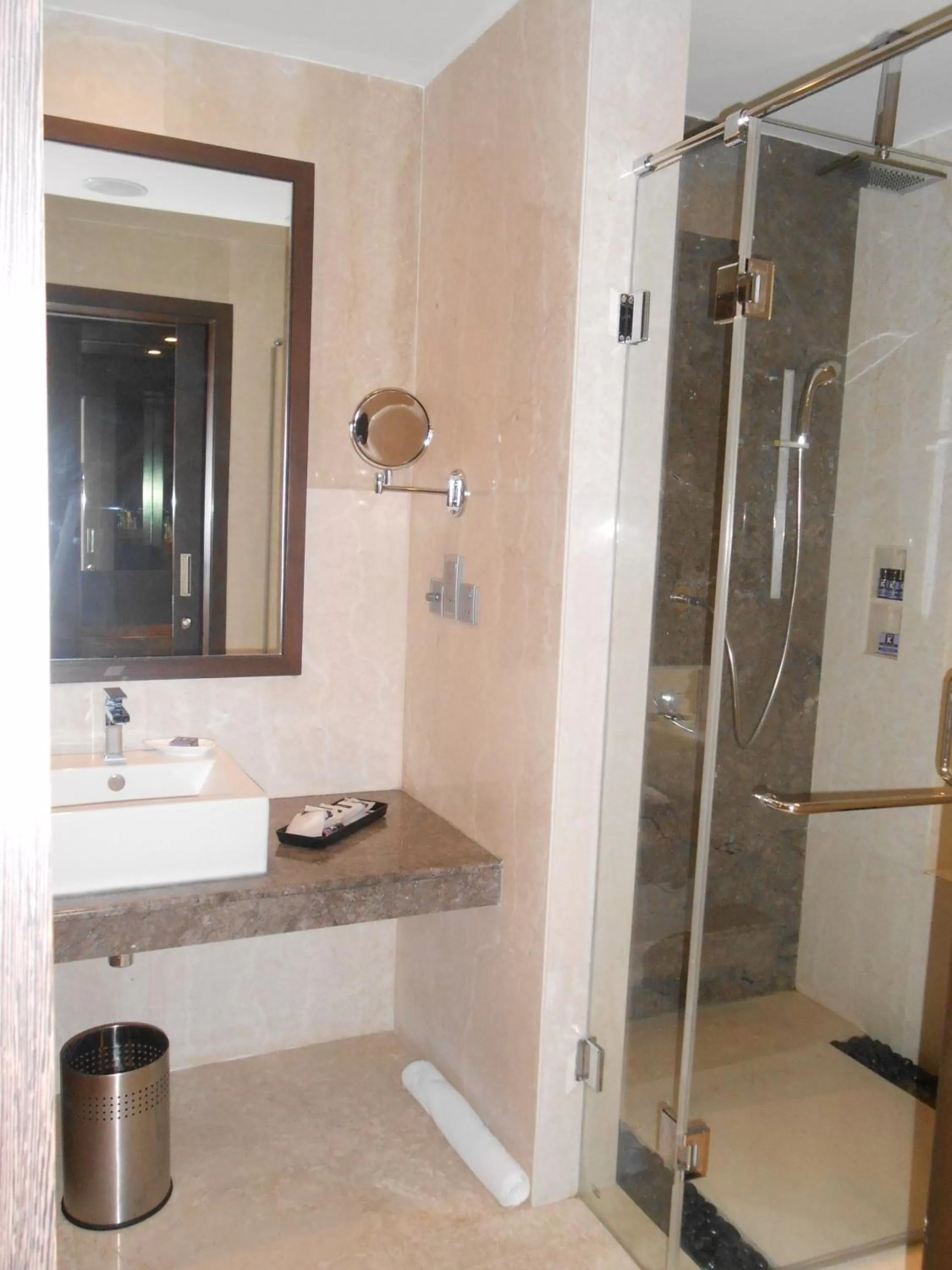 Bathroom in The Lalit Great Eastern Kolkata